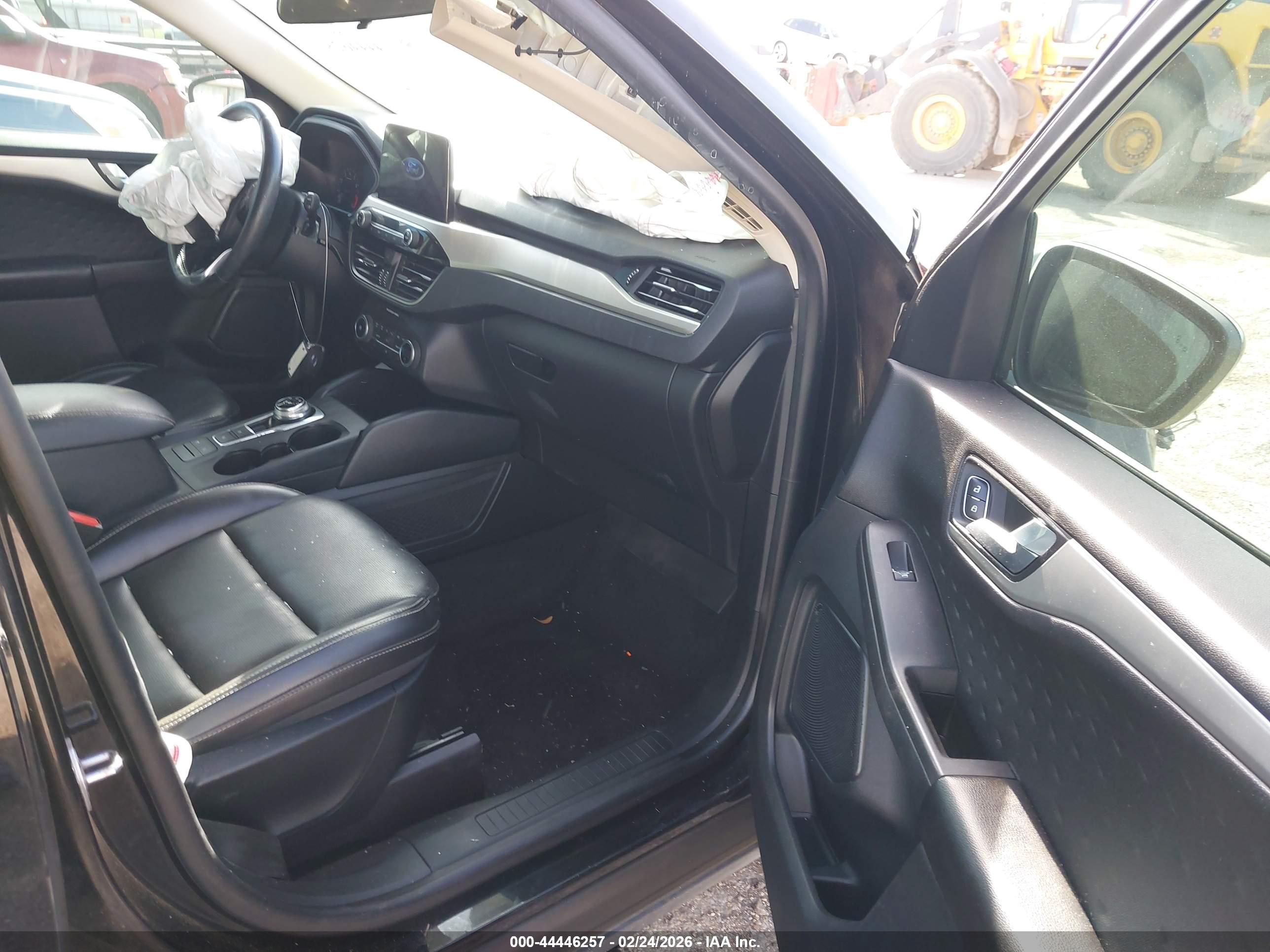 FORD ESCAPE image 5