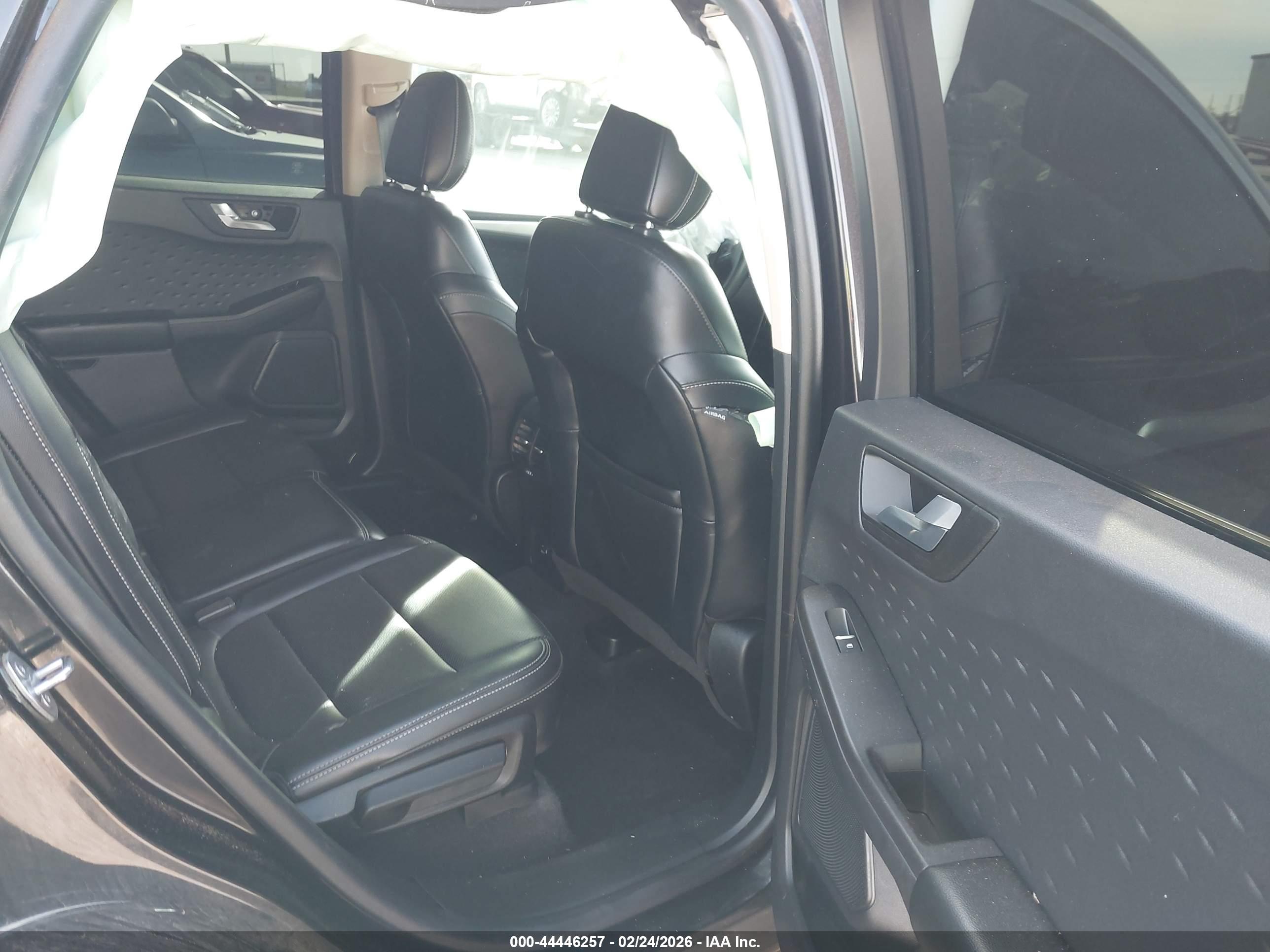 FORD ESCAPE image 8