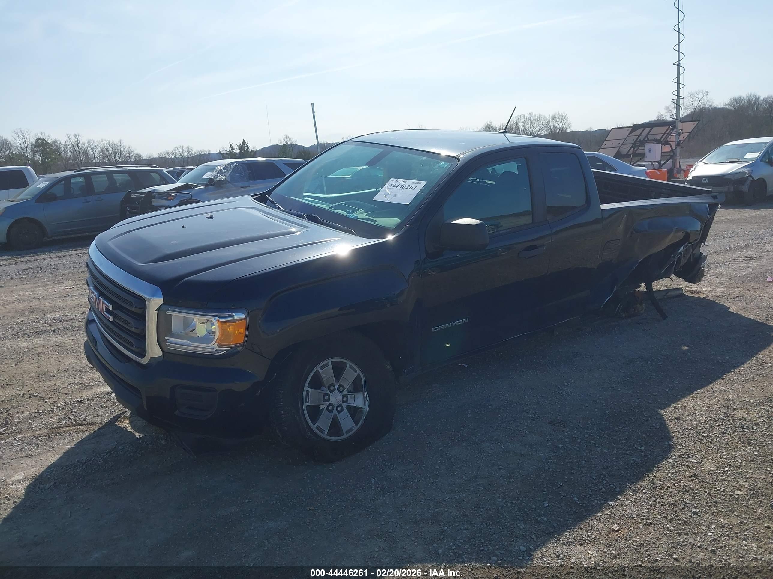 GMC CANYON image 2