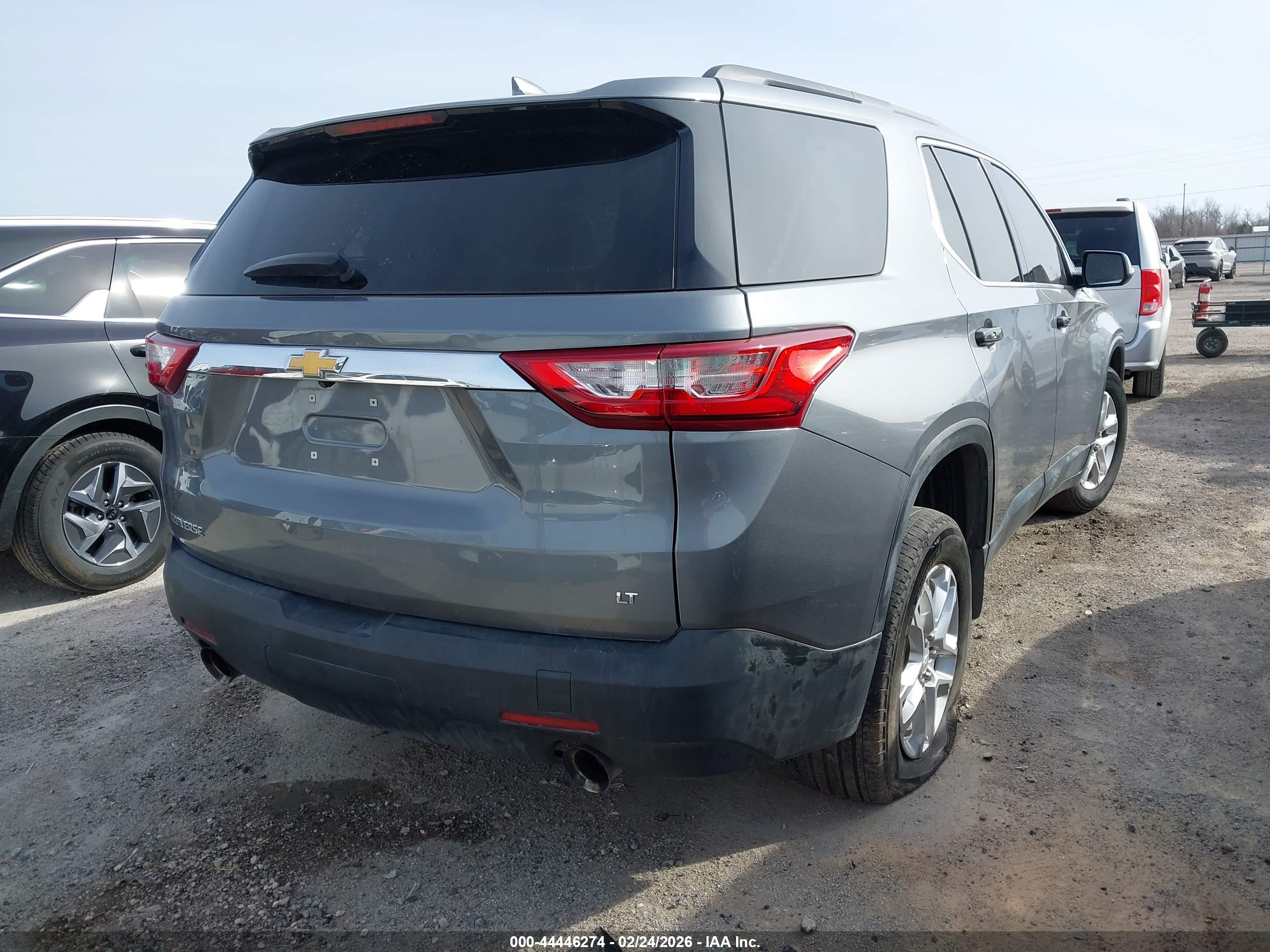 CHEVROLET TRAVERSE image 4
