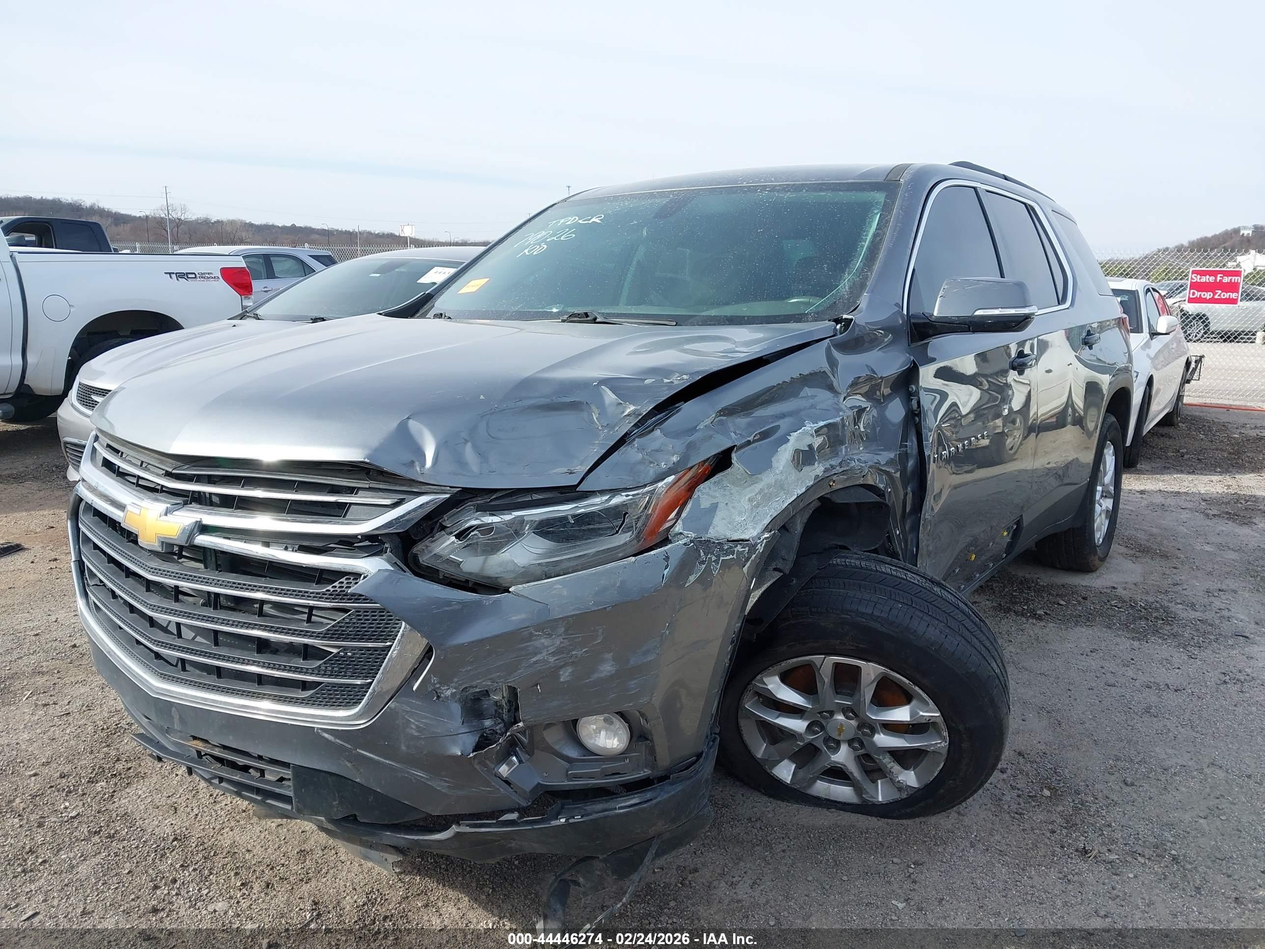 CHEVROLET TRAVERSE image 6