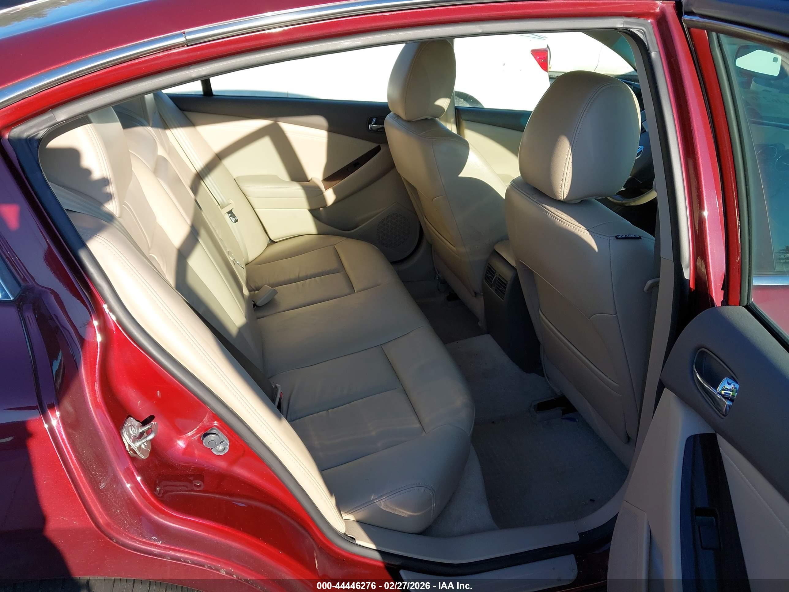 NISSAN ALTIMA image 8