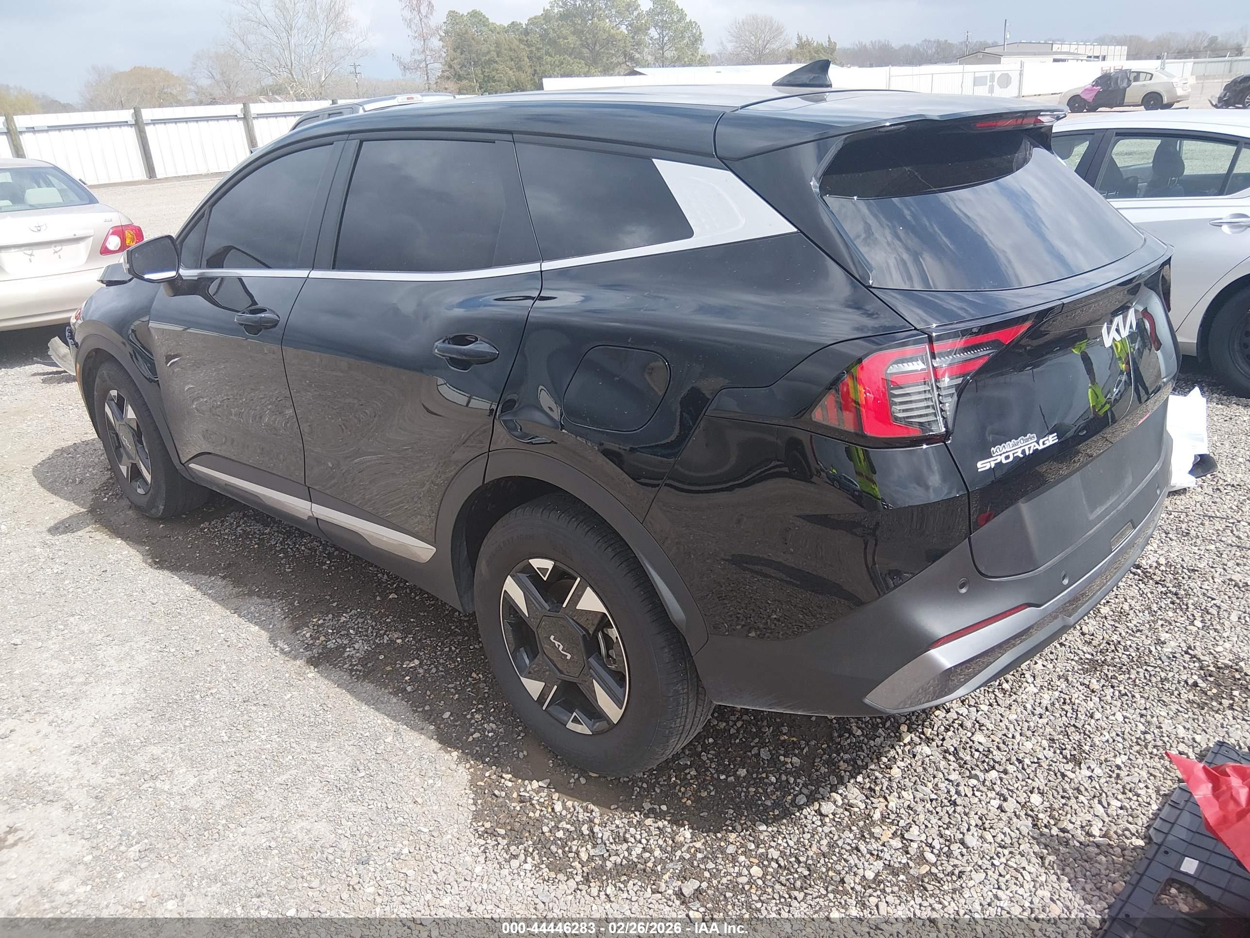 KIA SPORTAGE image 3