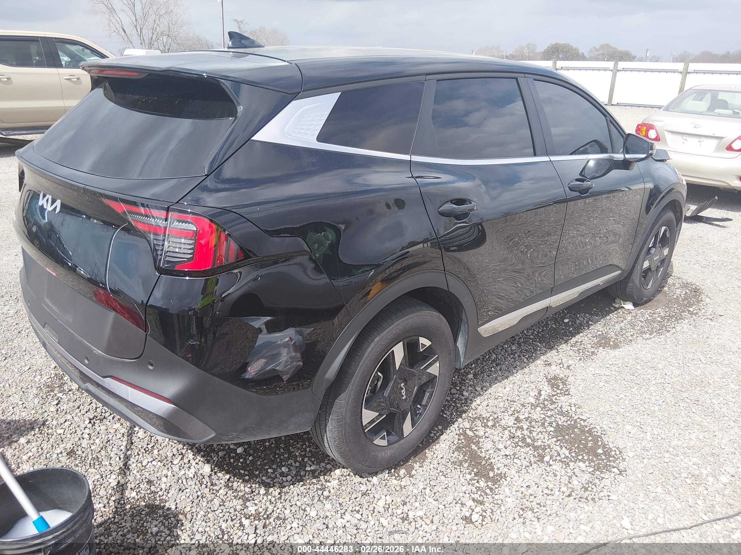KIA SPORTAGE image 4