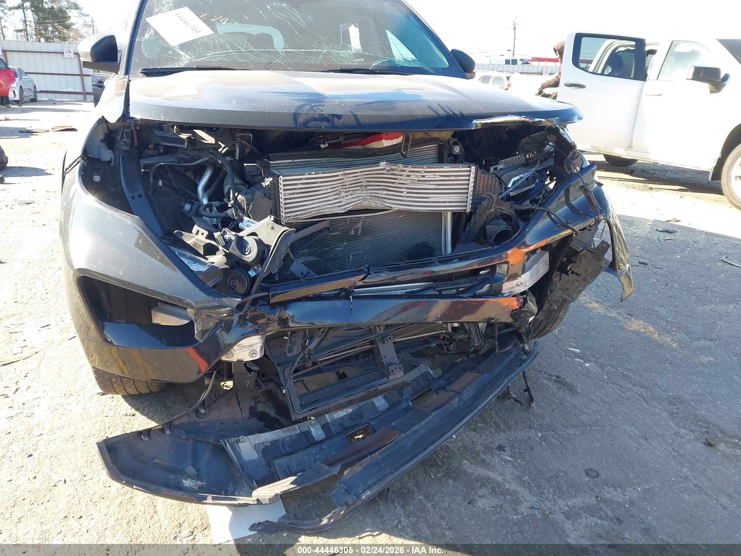 FORD EXPLORER image 6