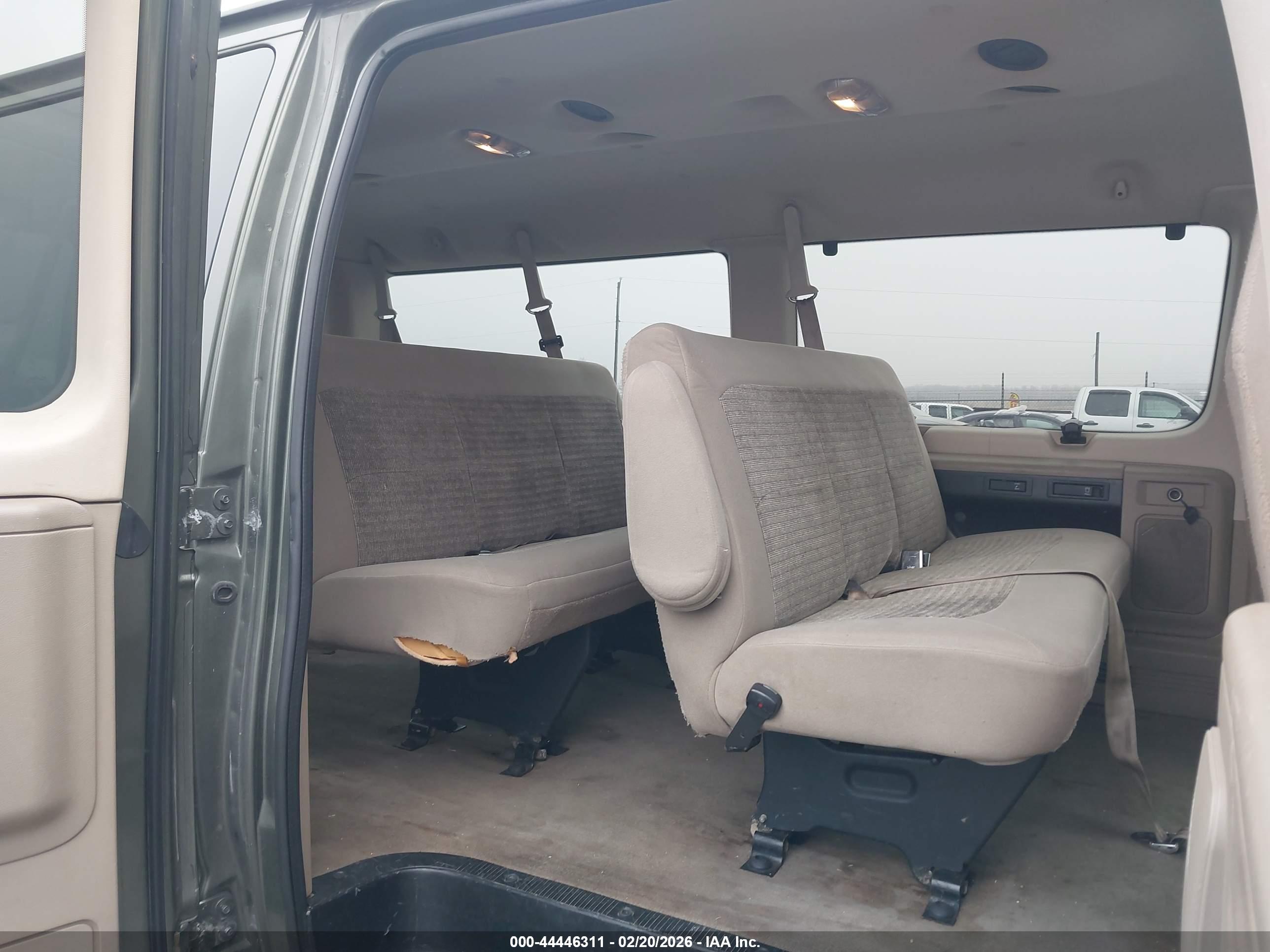 FORD E-350 image 8