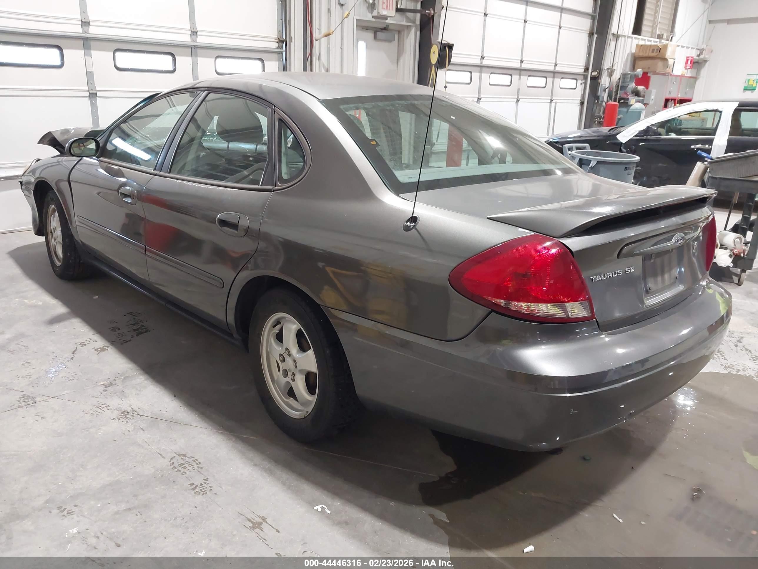 FORD TAURUS image 3