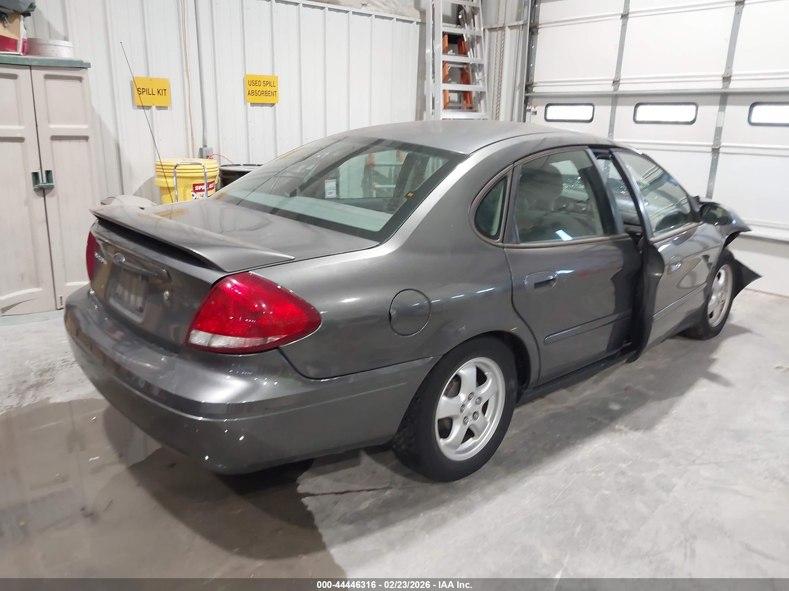 FORD TAURUS image 4