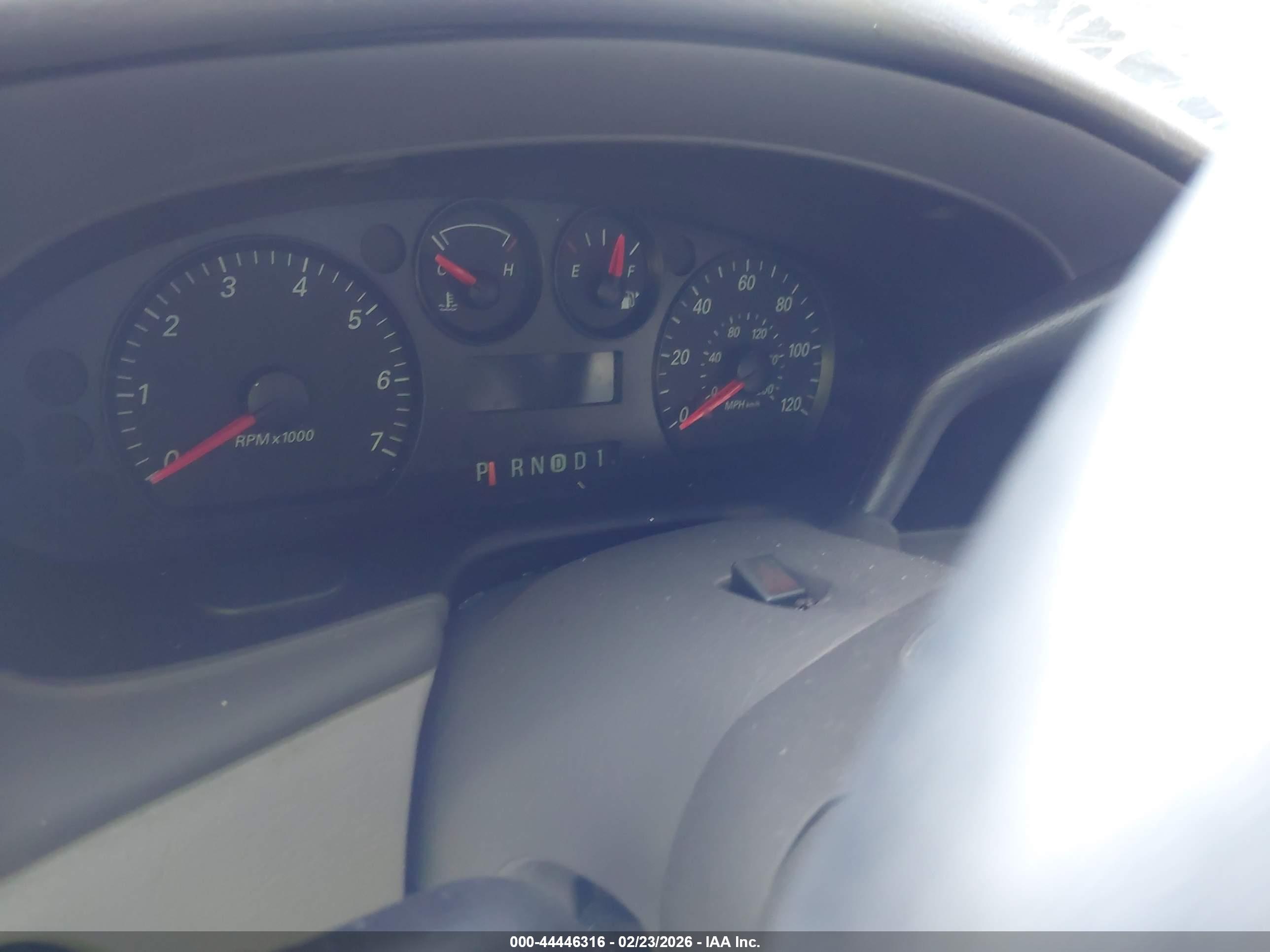 FORD TAURUS image 7
