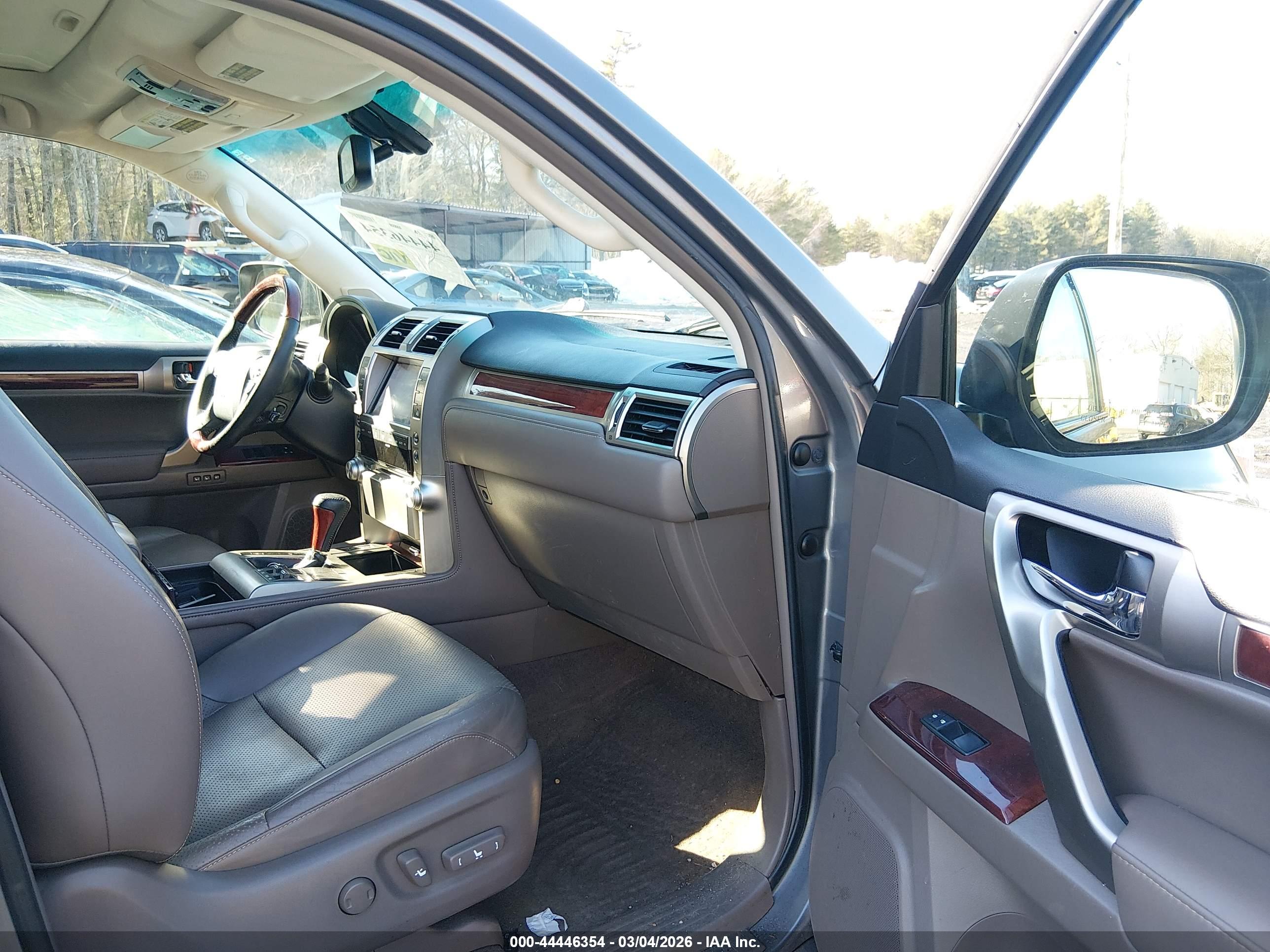 LEXUS GX image 5