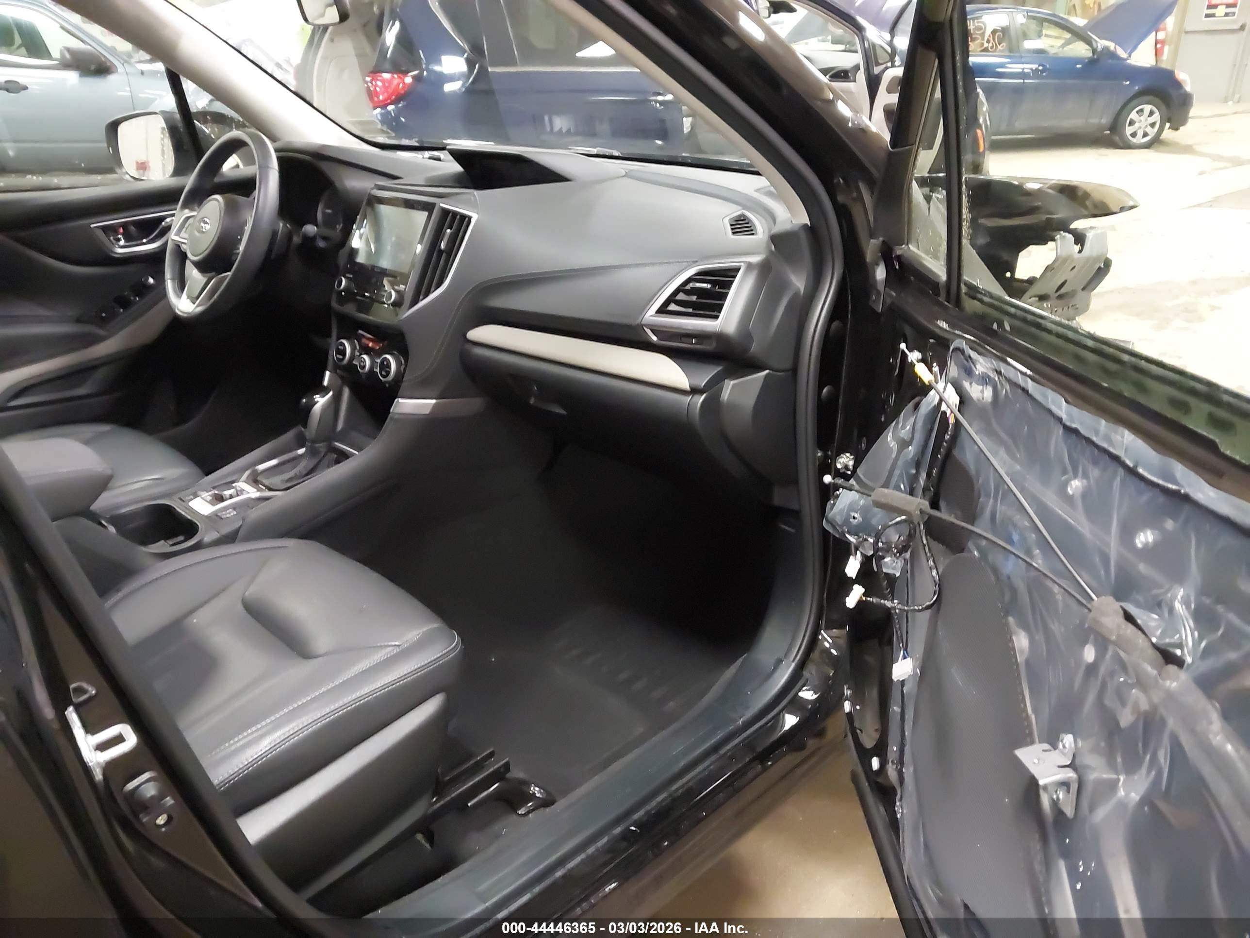 SUBARU FORESTER image 5