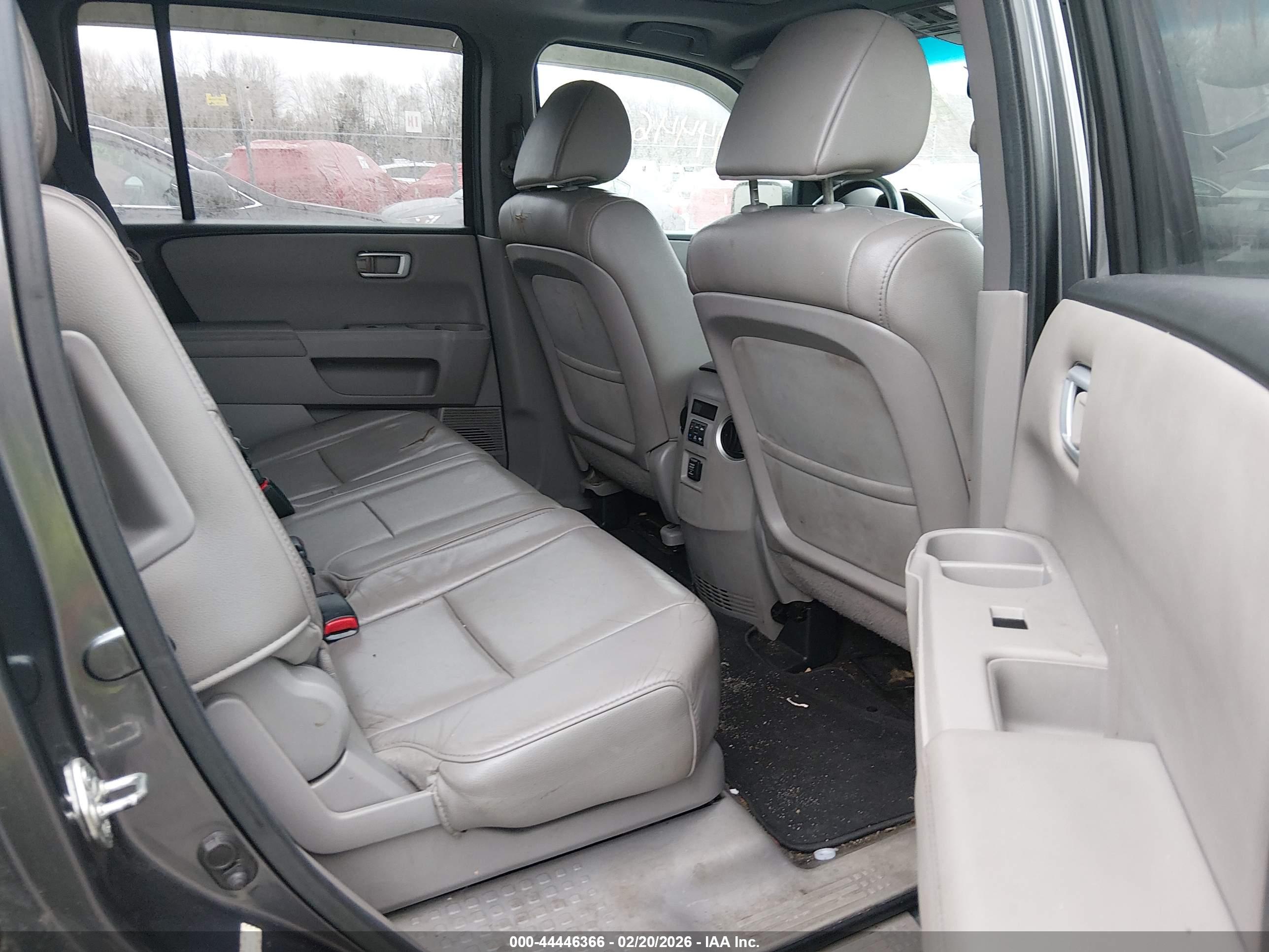 HONDA PILOT image 8