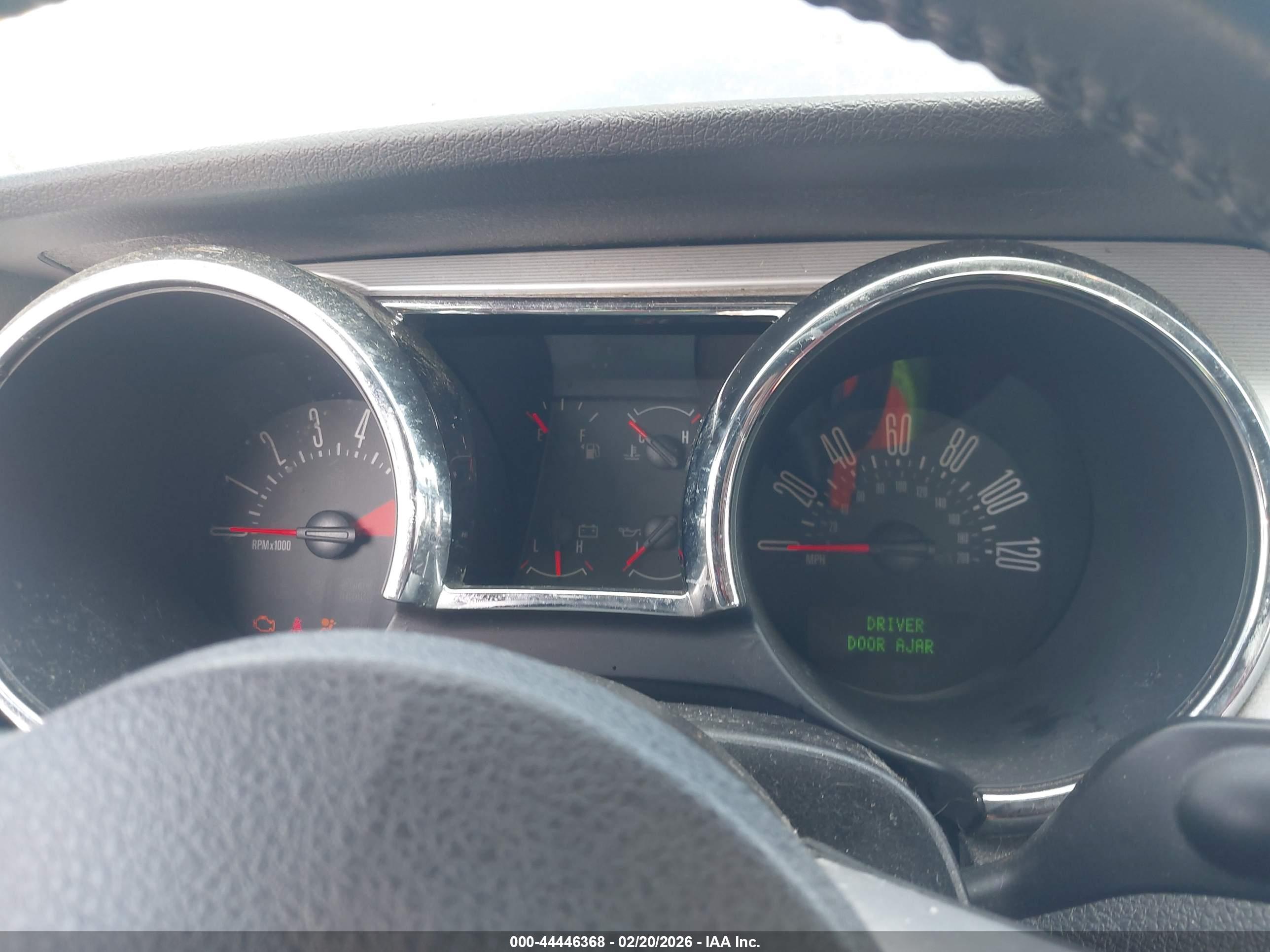 FORD MUSTANG image 7