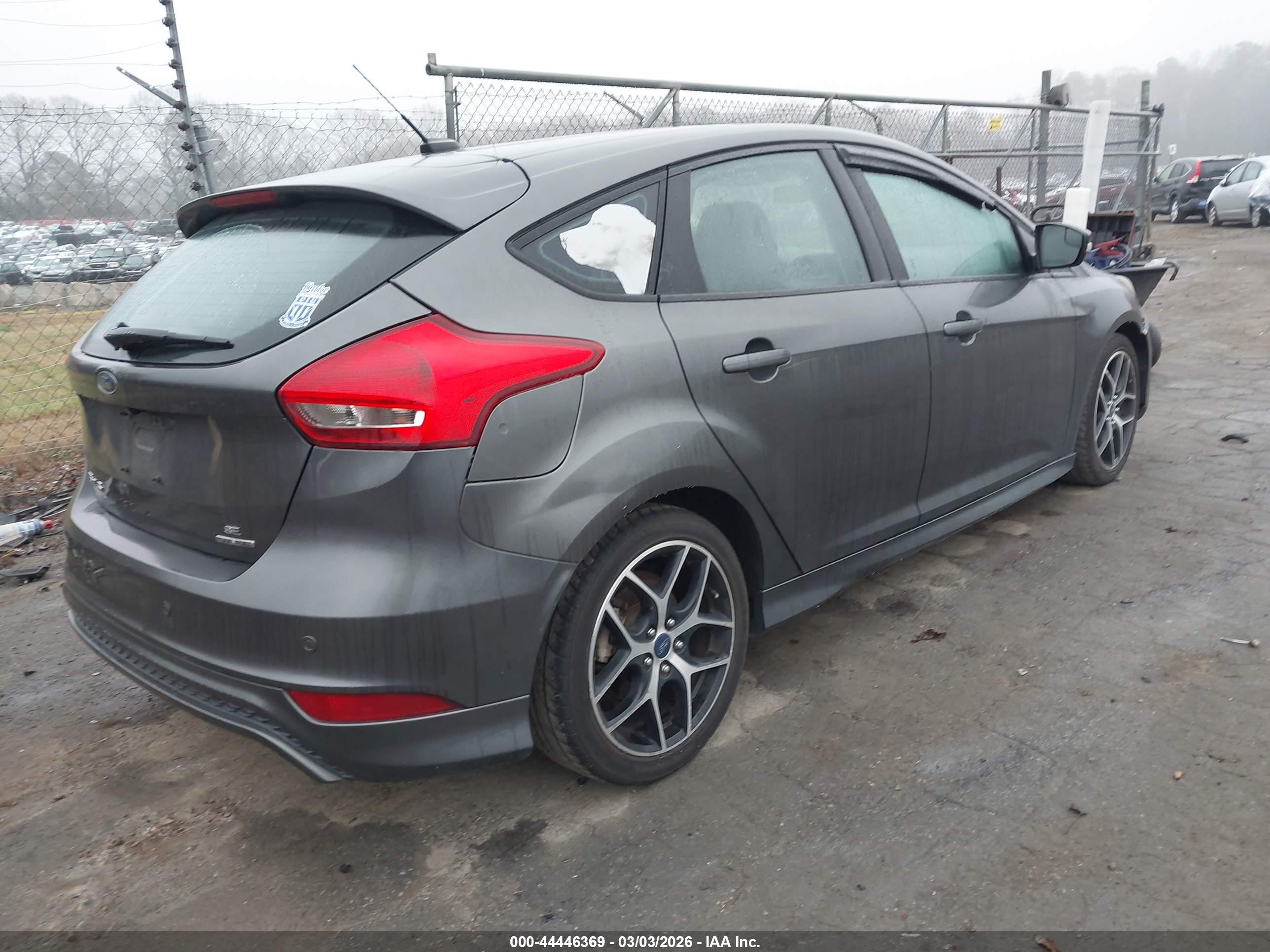 FORD FOCUS image 4