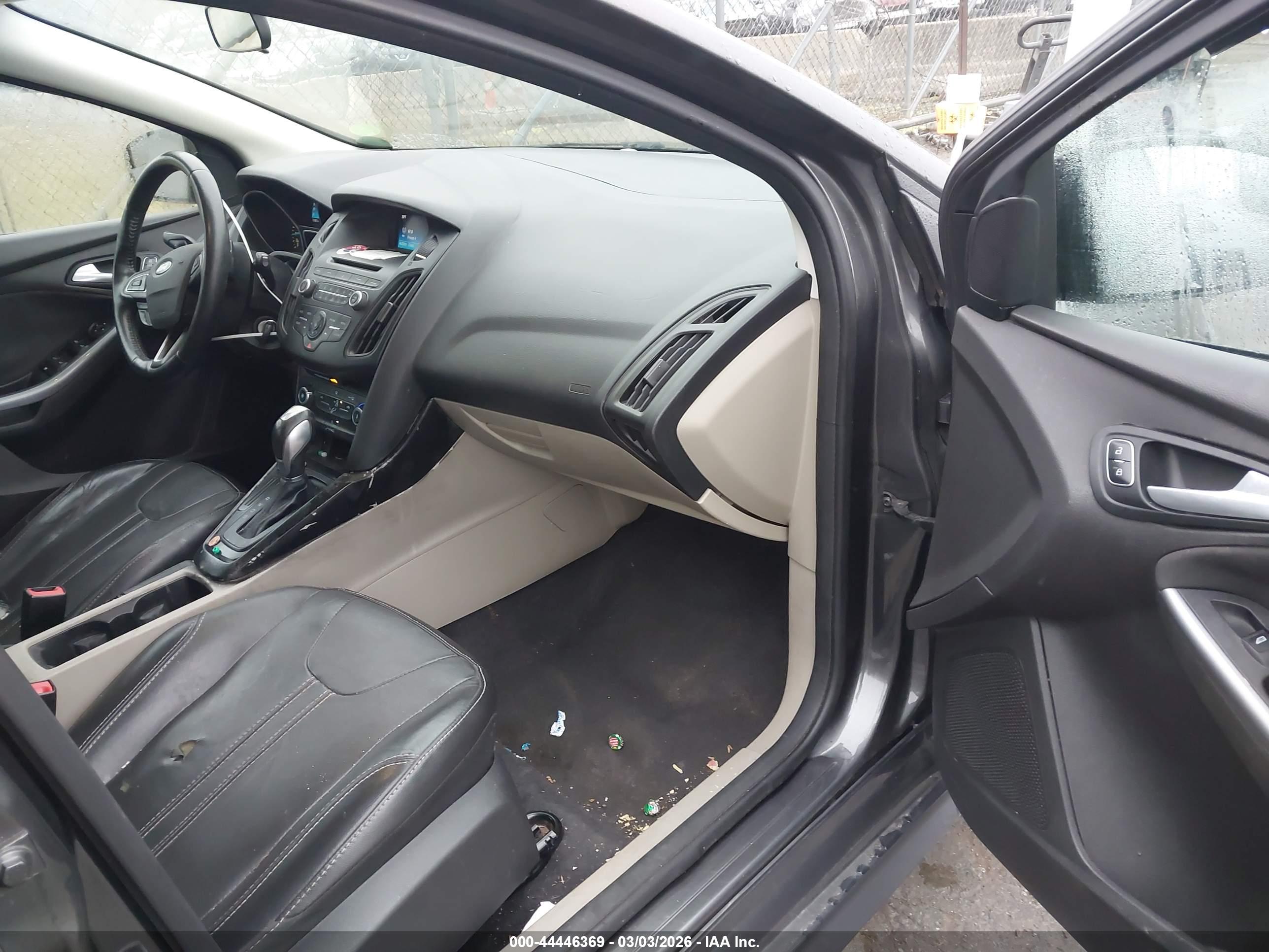 FORD FOCUS image 5