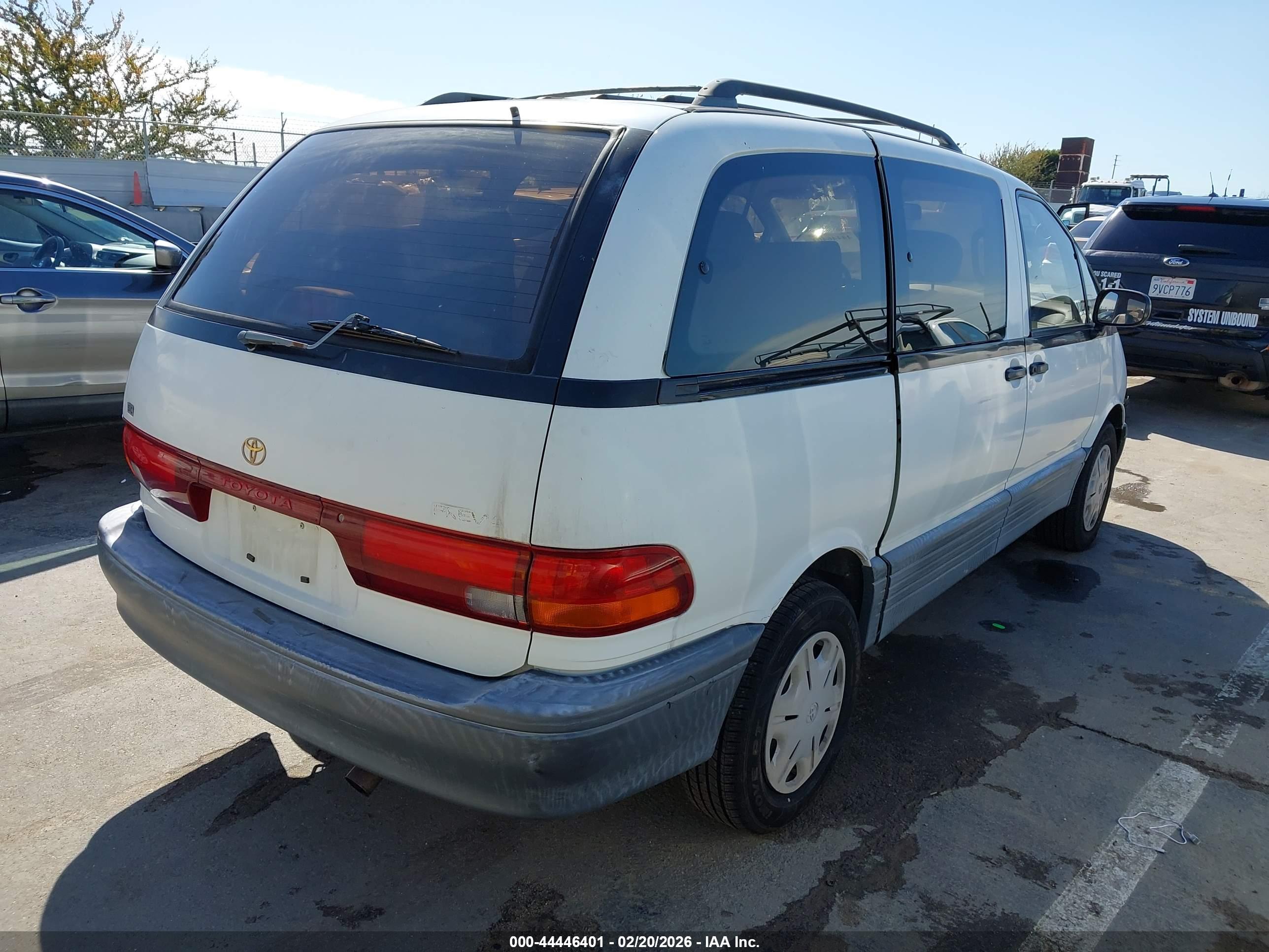 TOYOTA PREVIA image 4
