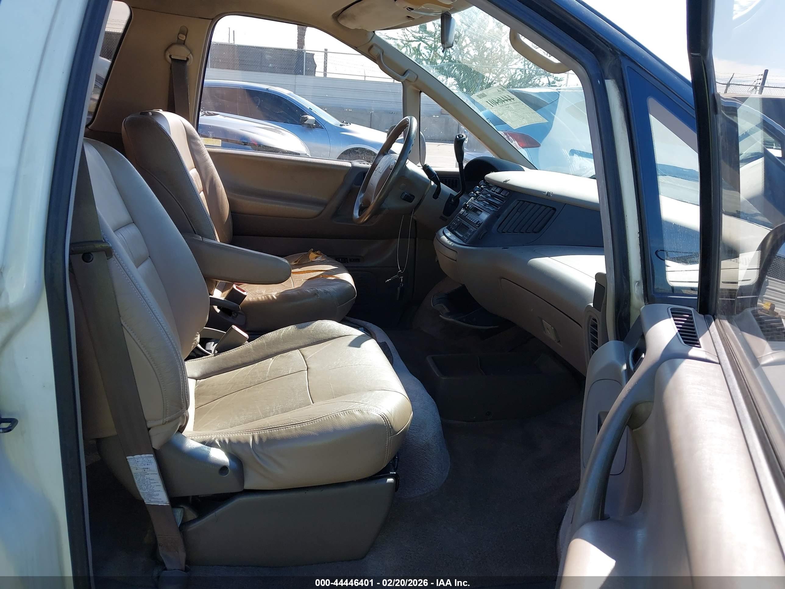 TOYOTA PREVIA image 5
