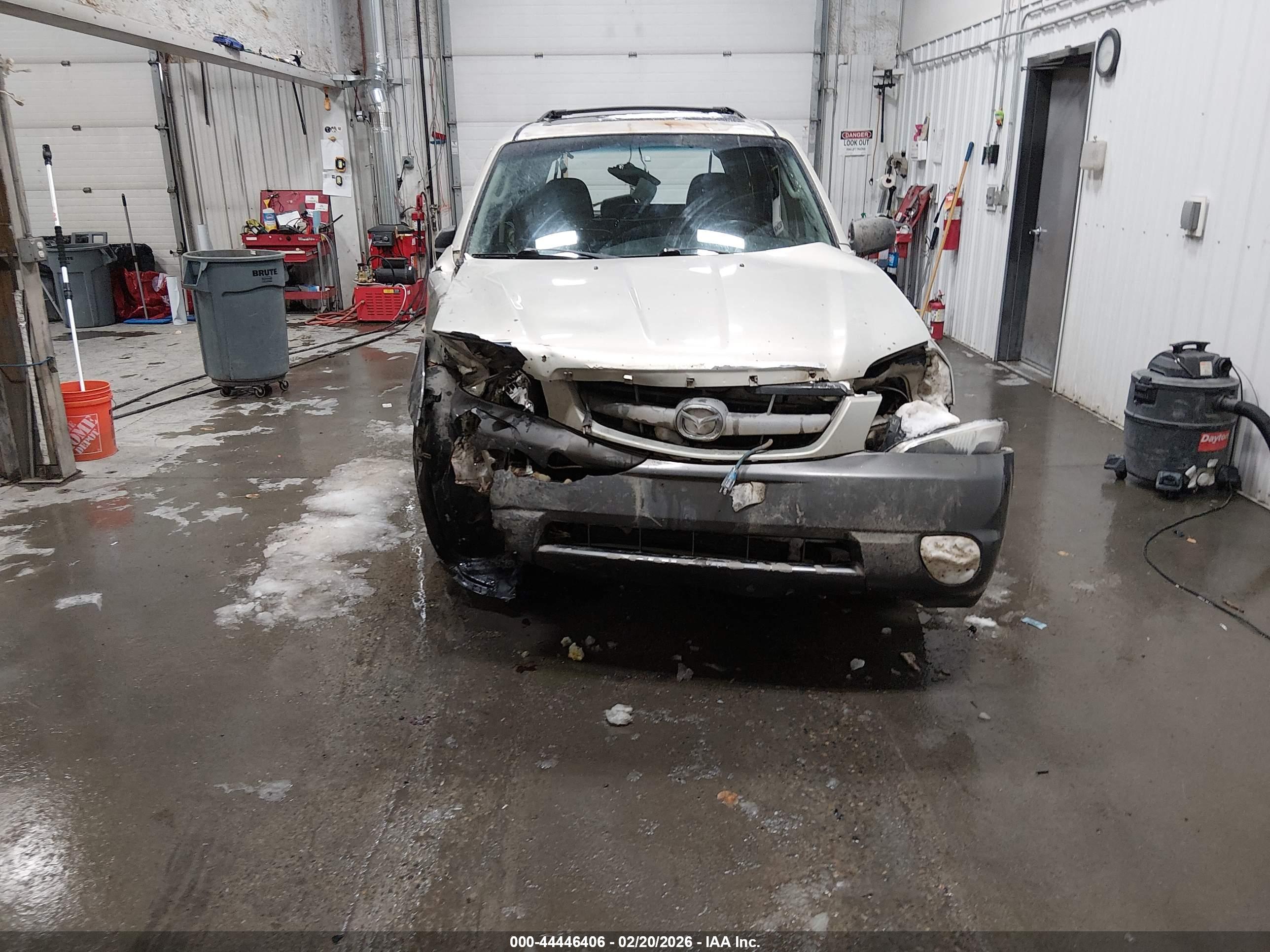 MAZDA TRIBUTE image 6