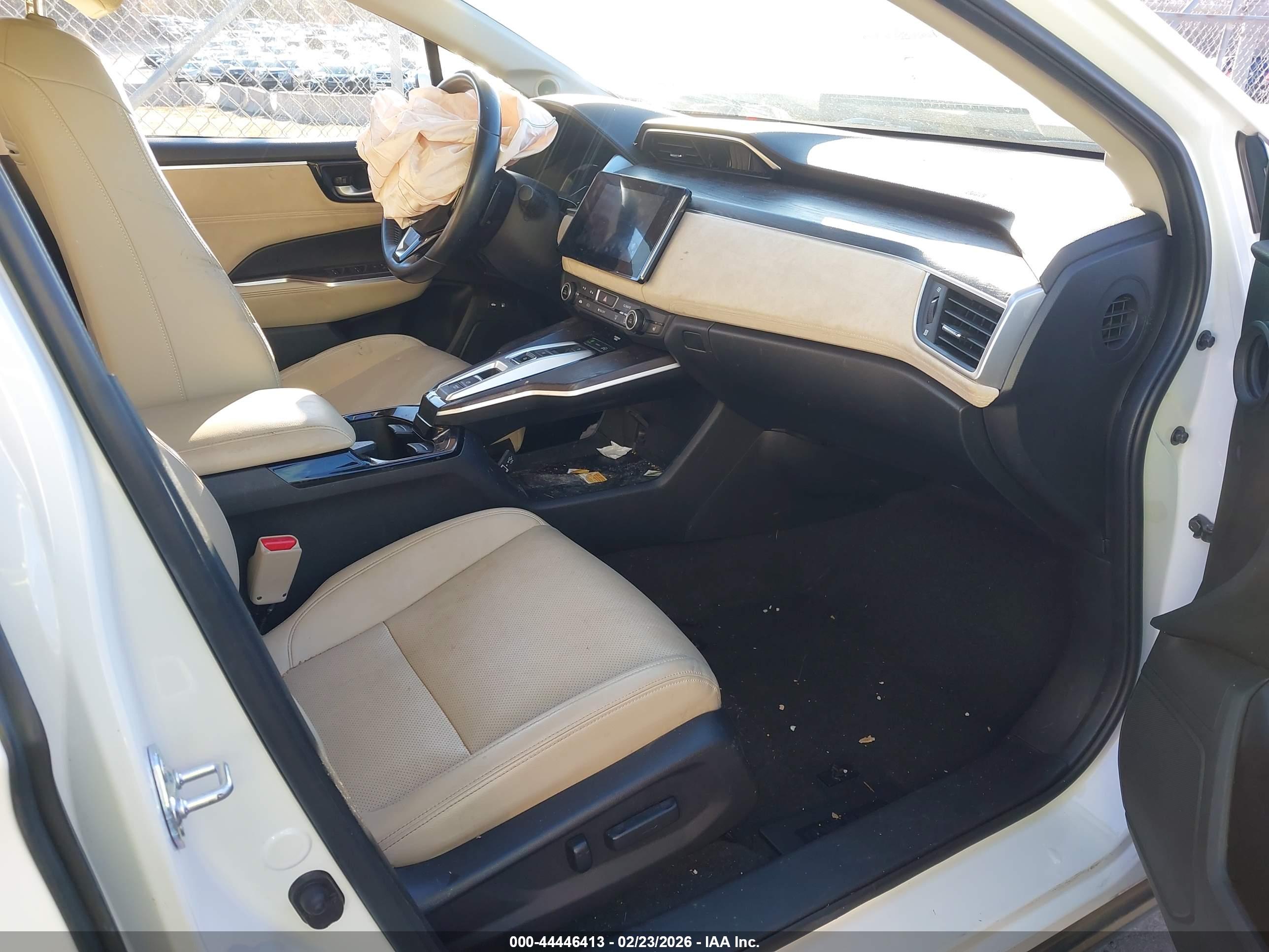 HONDA CLARITY image 5
