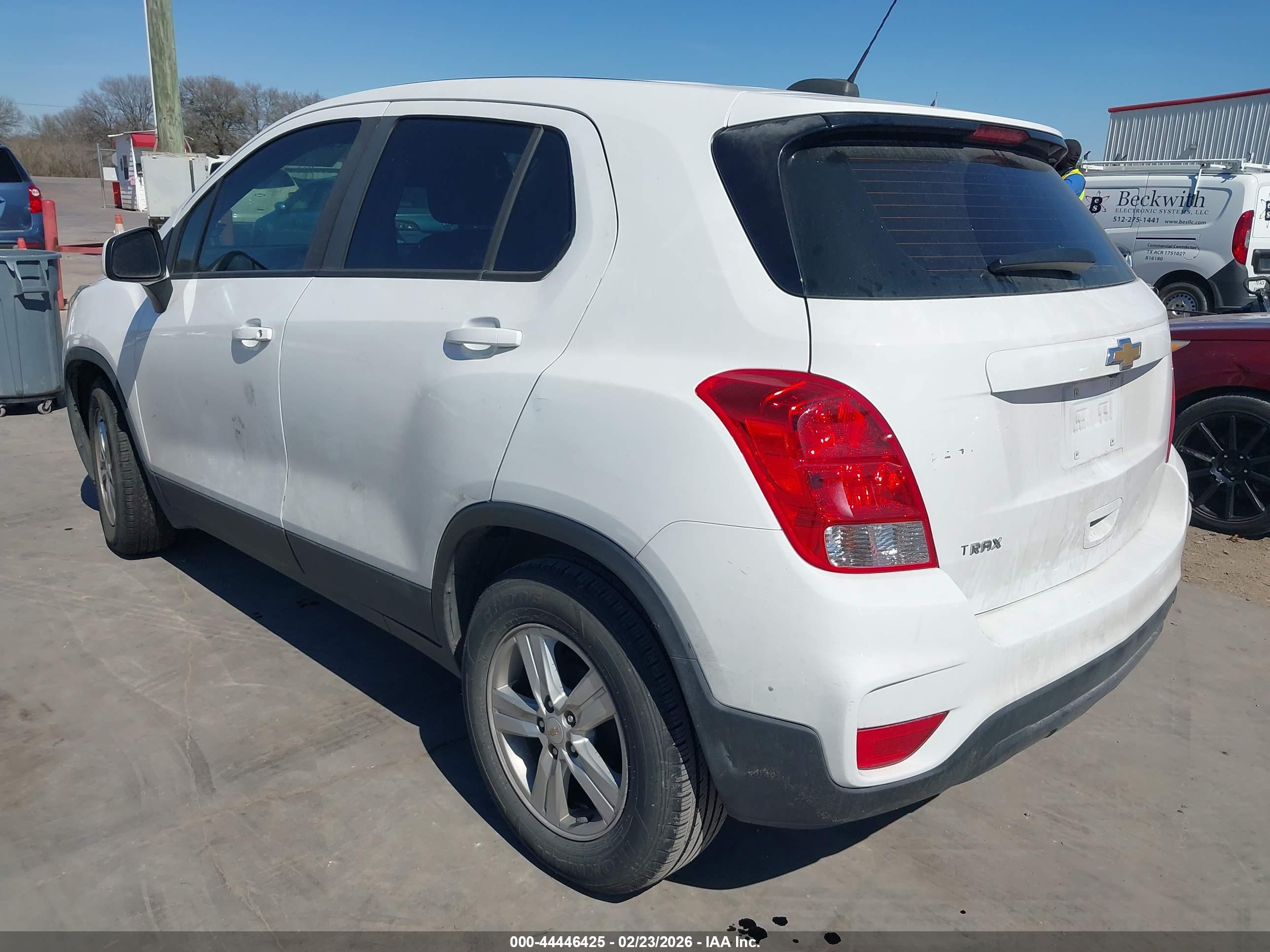 CHEVROLET TRAX image 3
