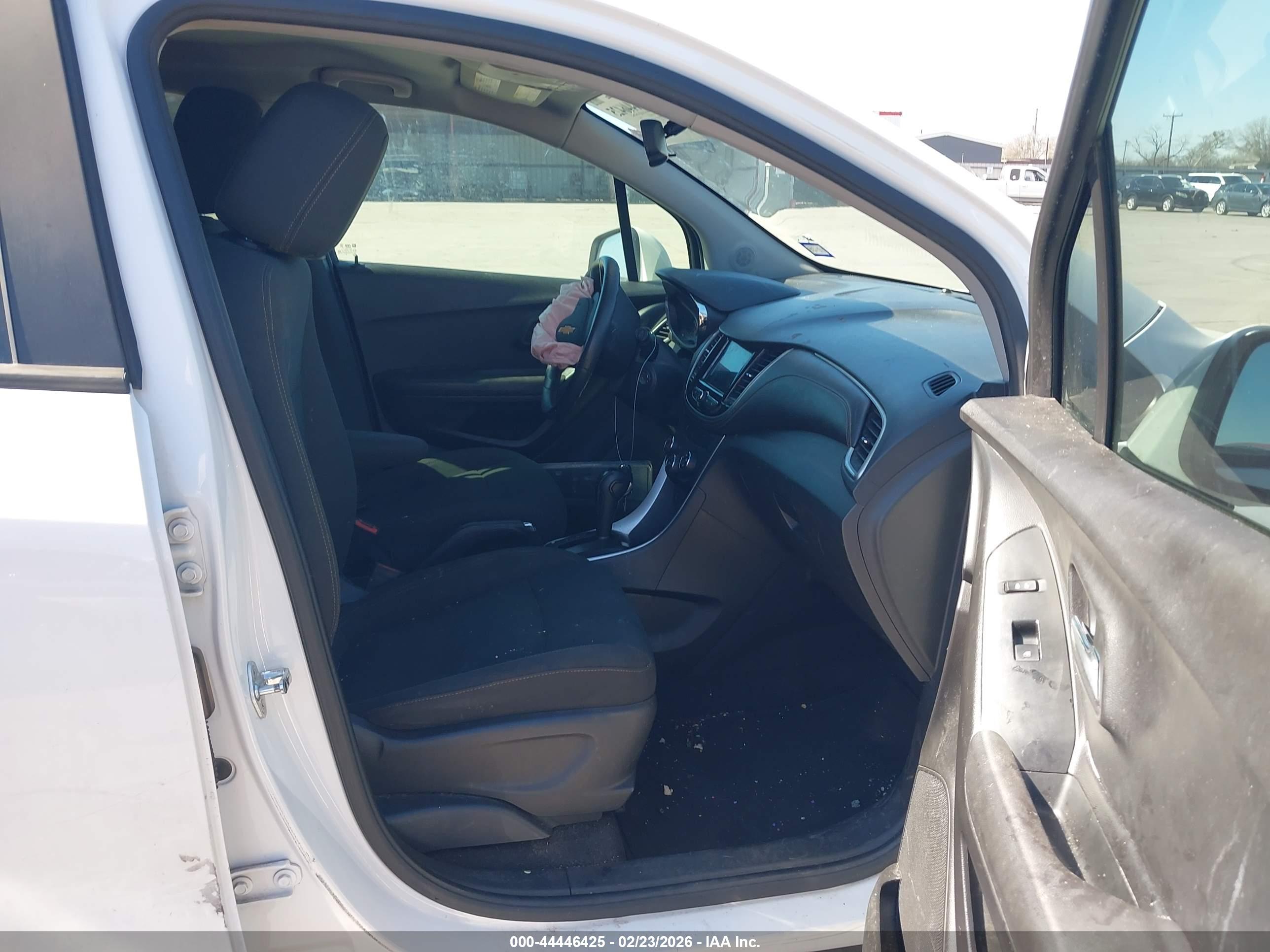 CHEVROLET TRAX image 5