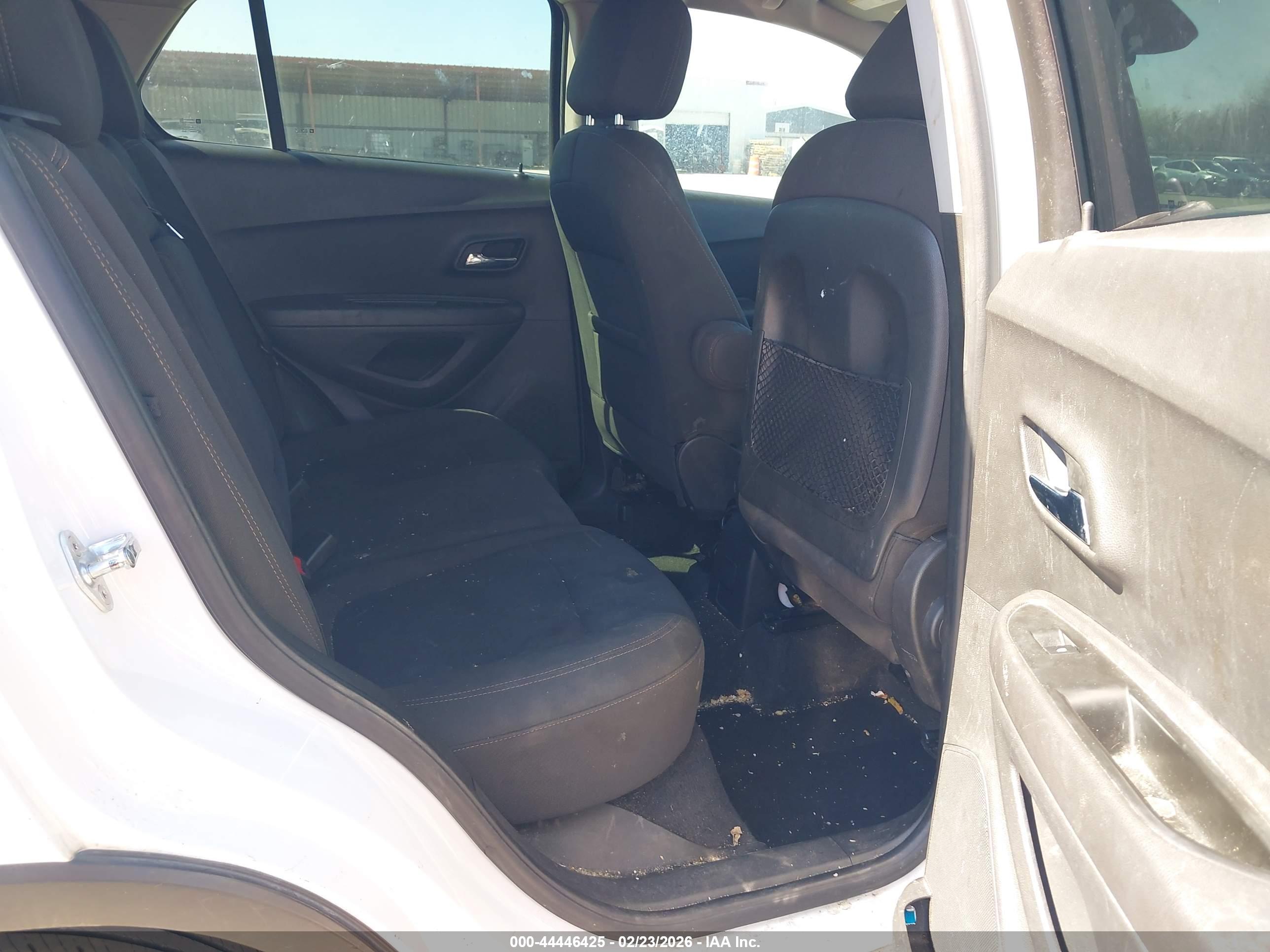 CHEVROLET TRAX image 8