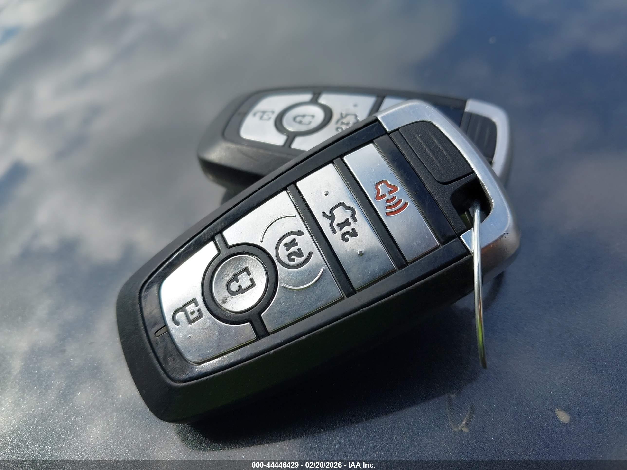 FORD FUSION image 11