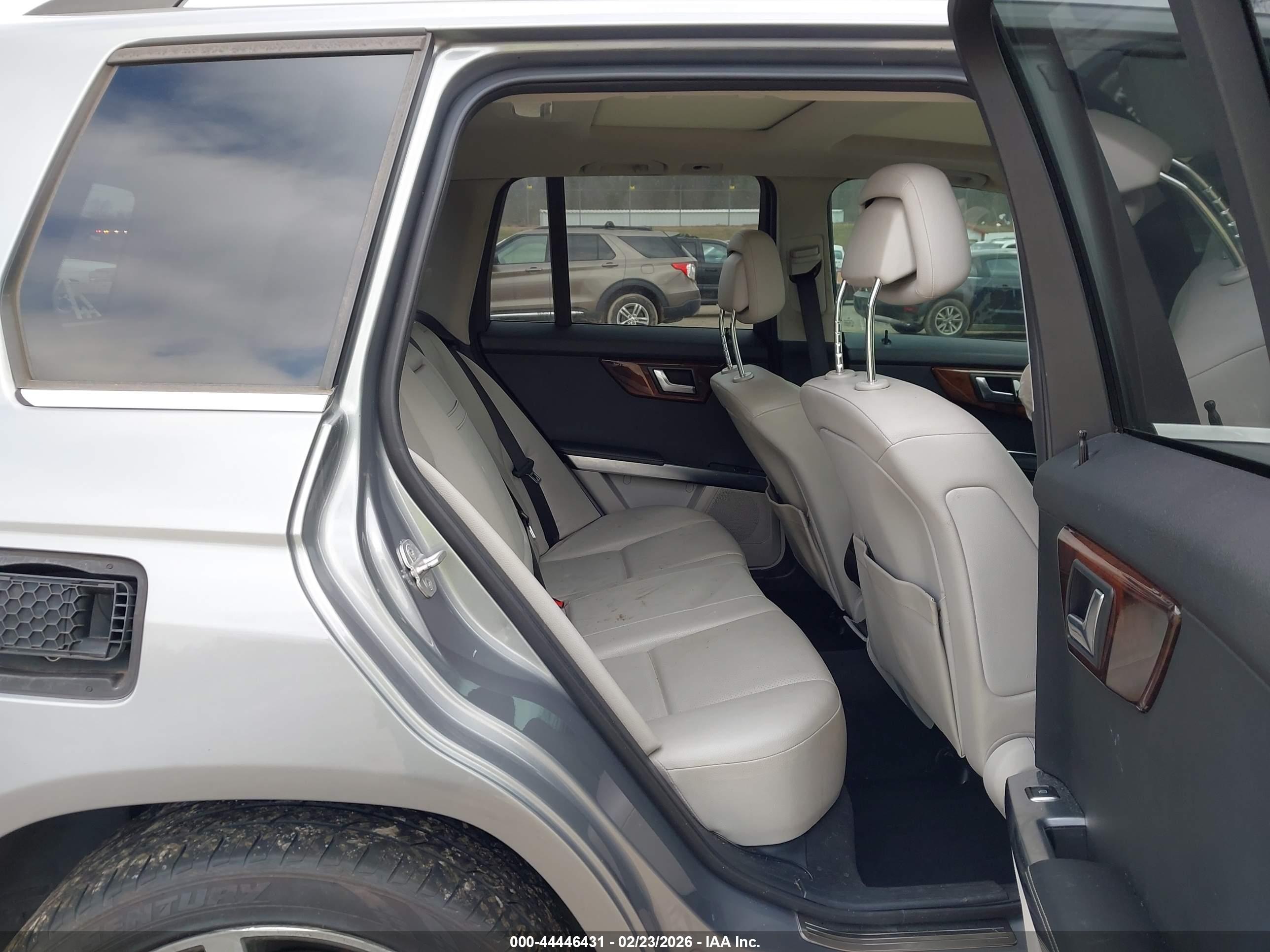MERCEDES-BENZ GLK image 8