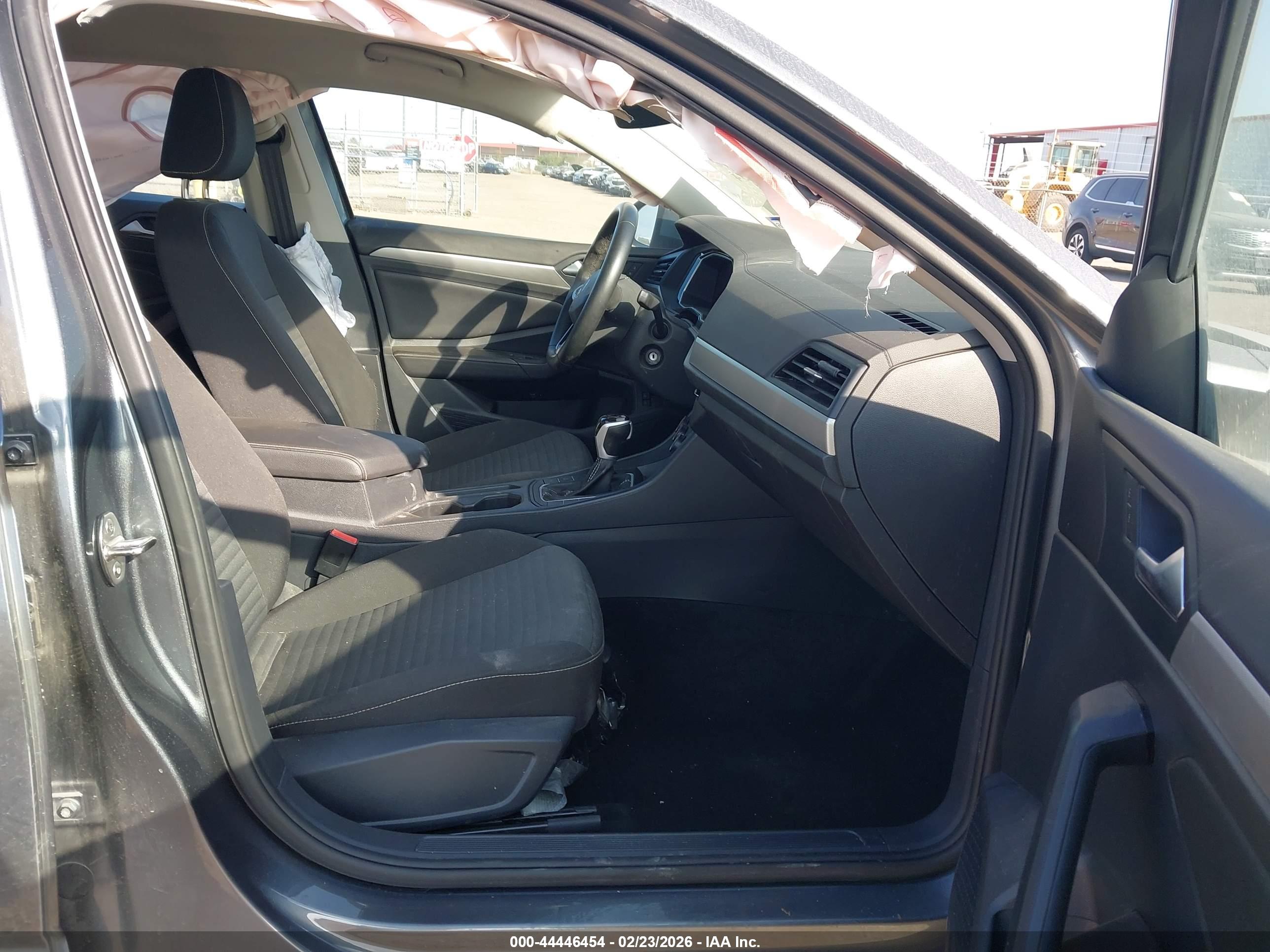 VOLKSWAGEN JETTA image 5