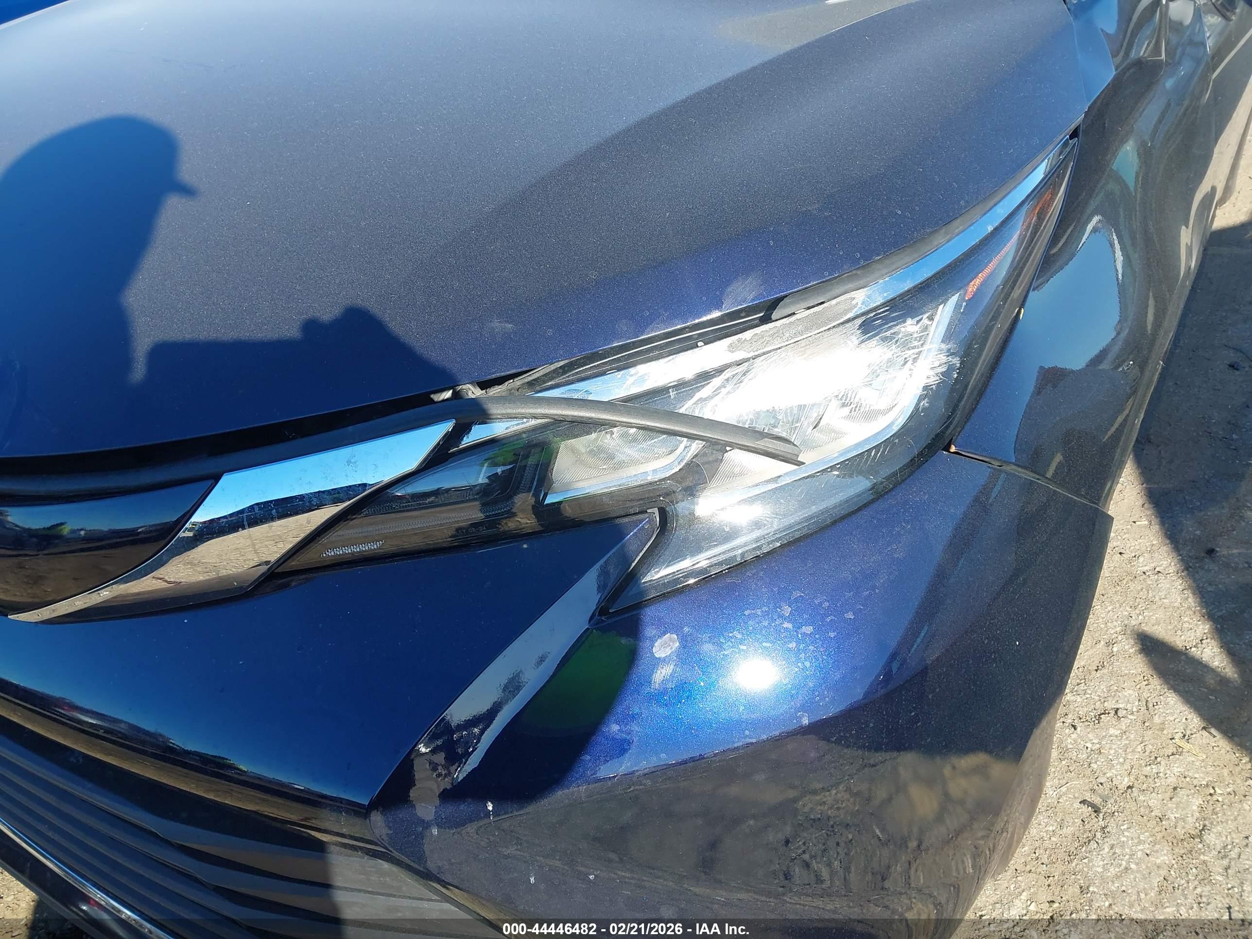 TOYOTA SIENNA image 6