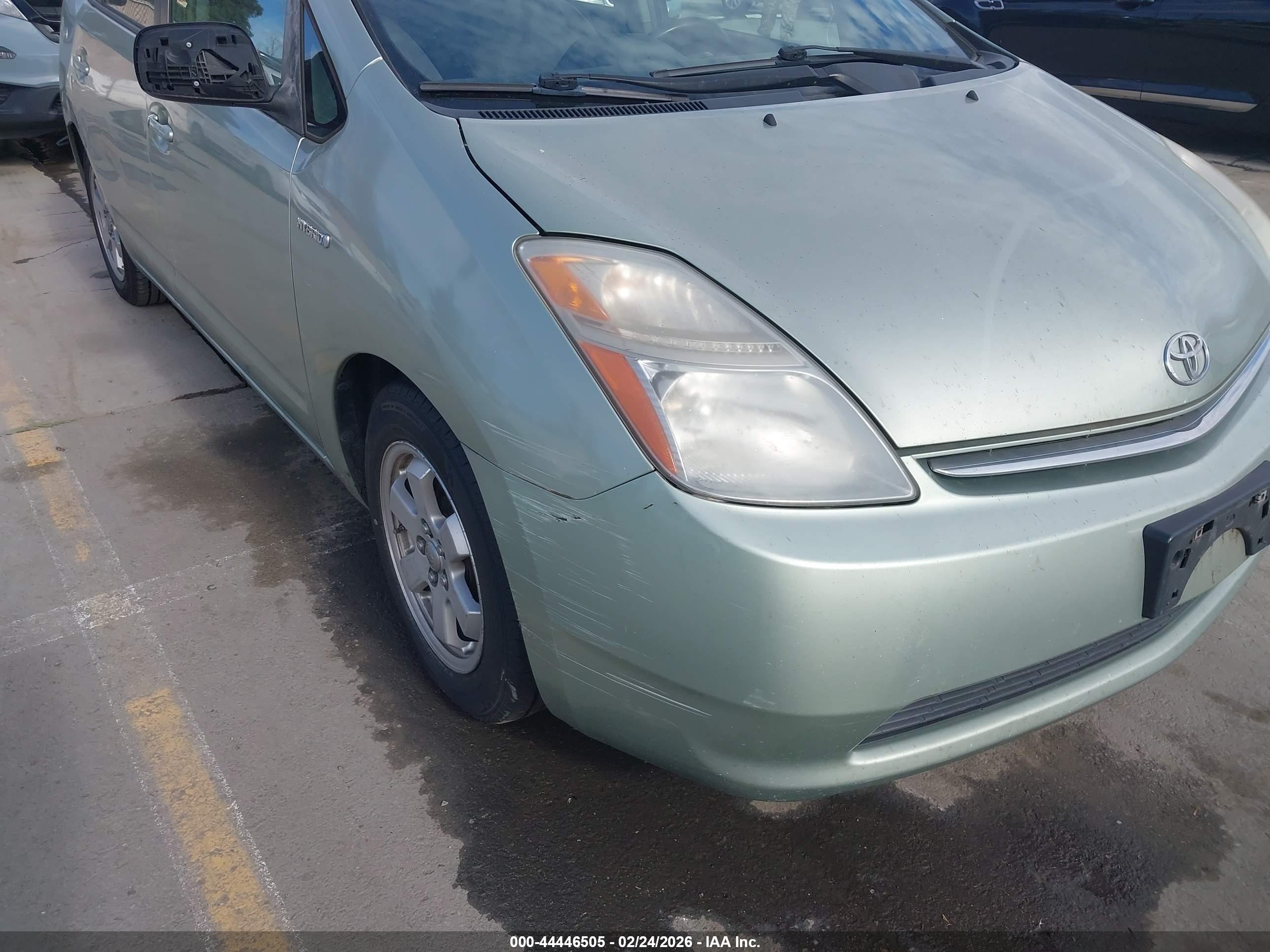 TOYOTA PRIUS image 6