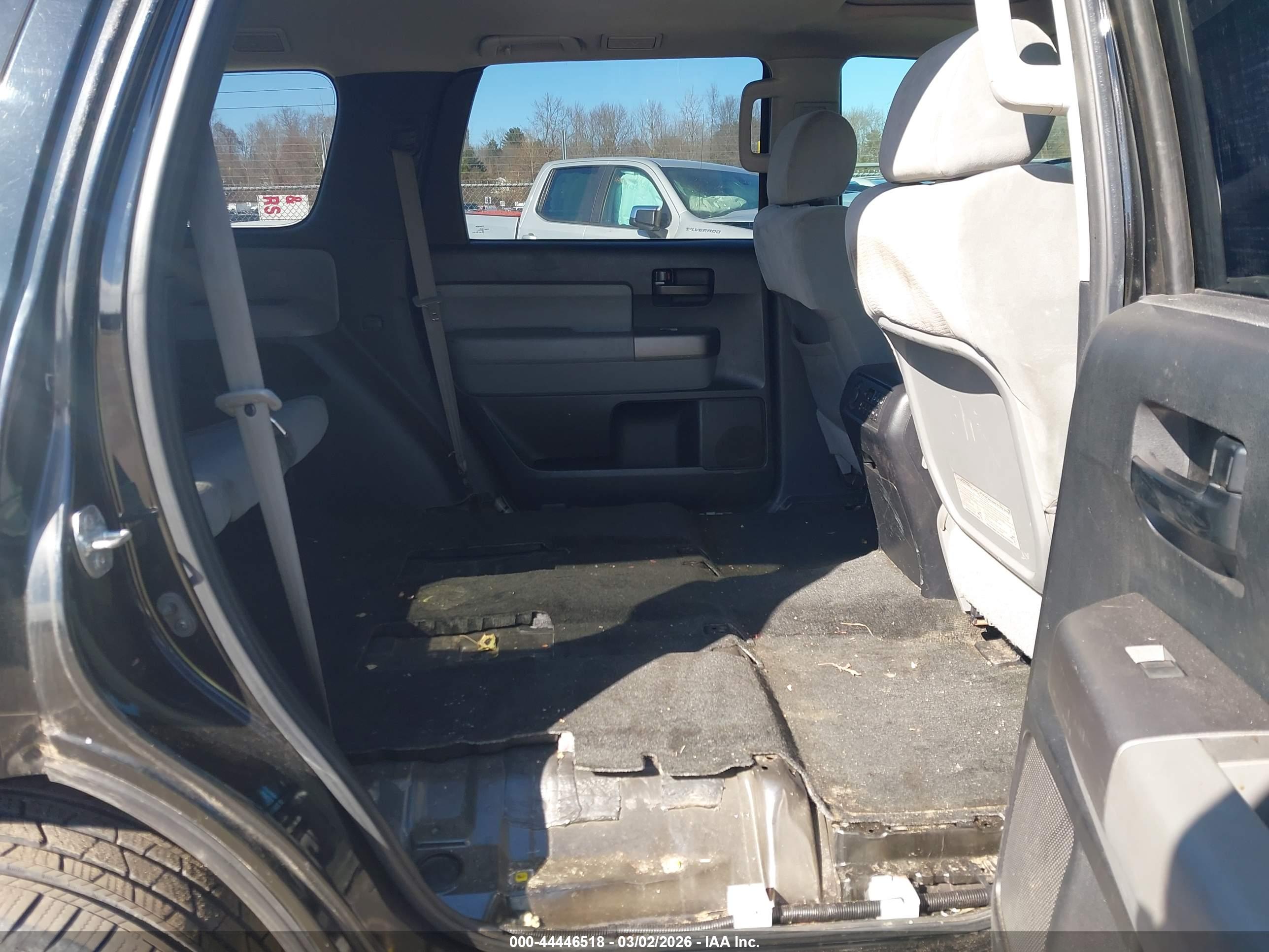 TOYOTA SEQUOIA image 8