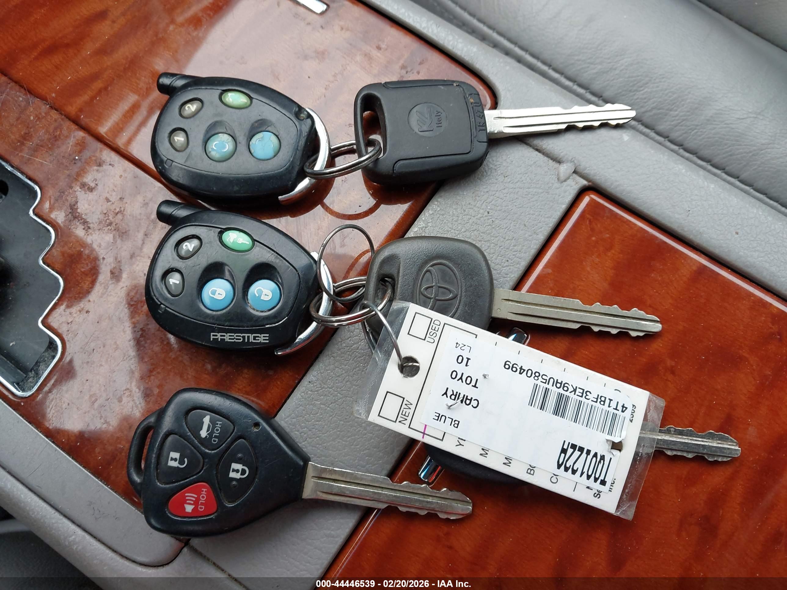 TOYOTA CAMRY image 11