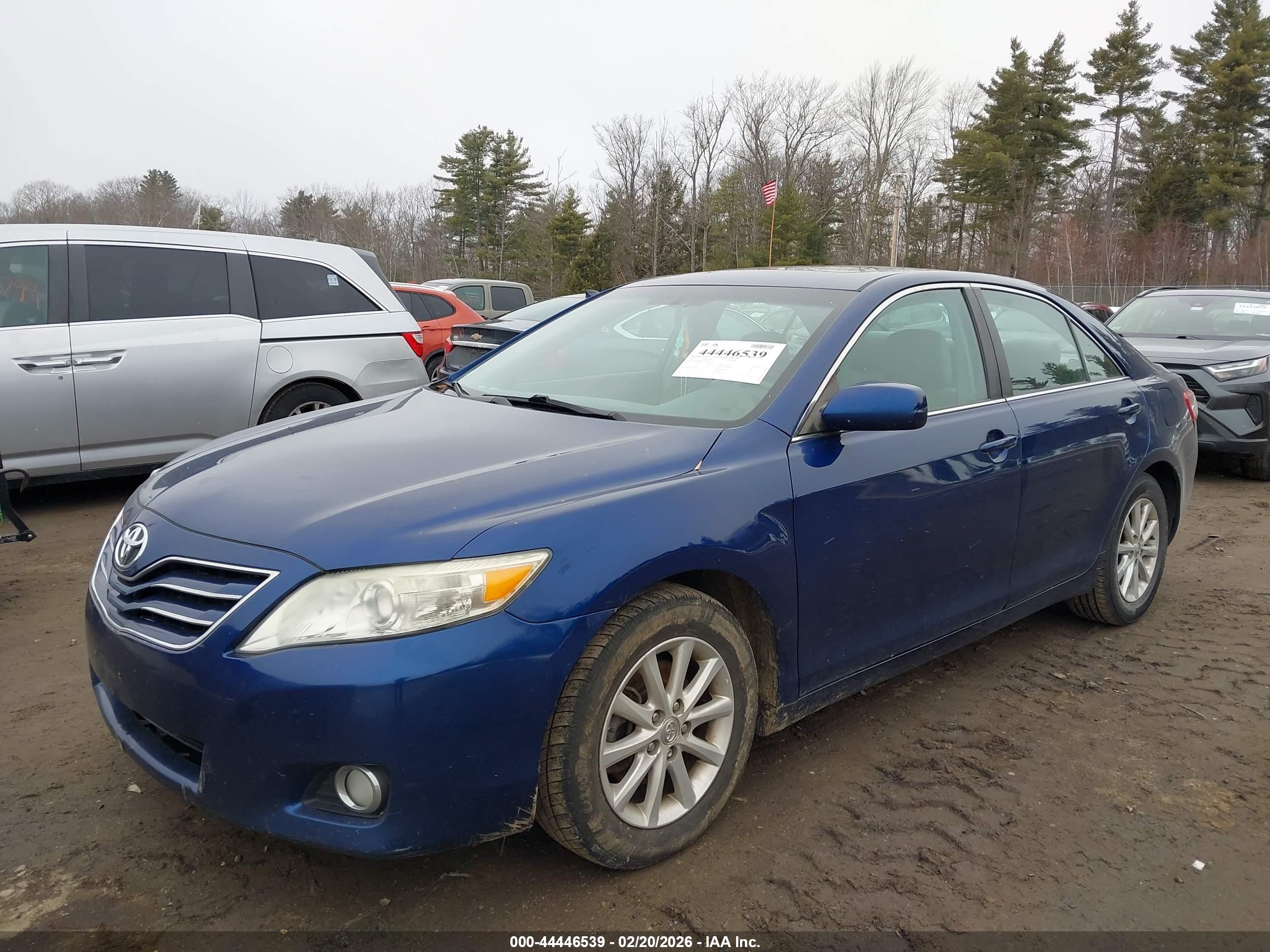 TOYOTA CAMRY image 2