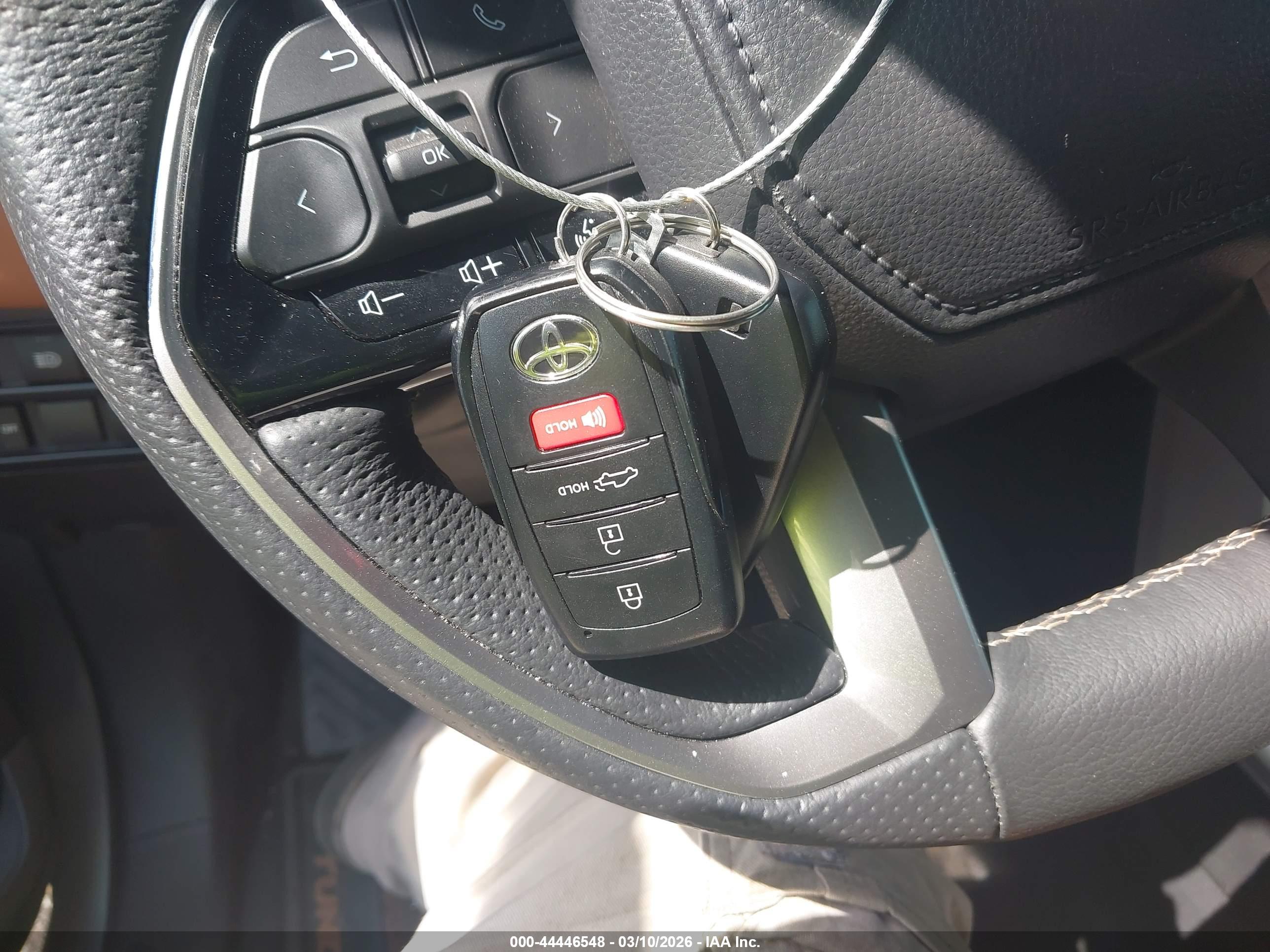 TOYOTA TUNDRA image 11
