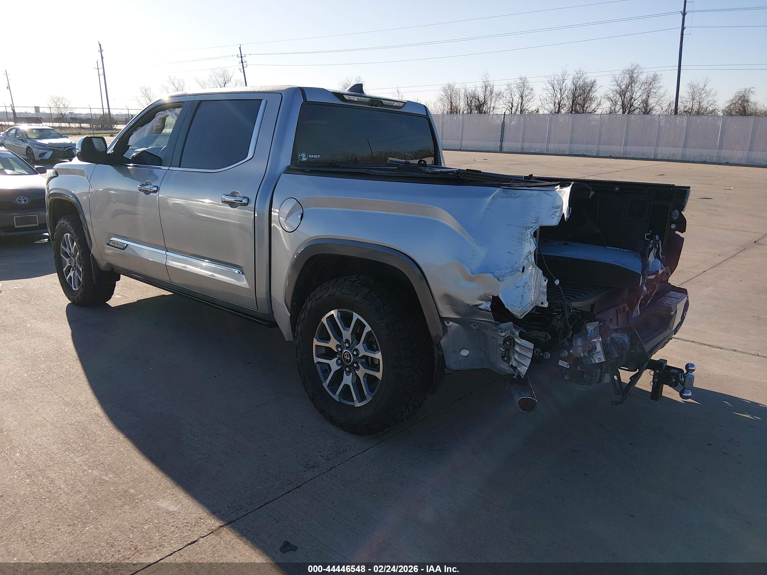 TOYOTA TUNDRA image 3