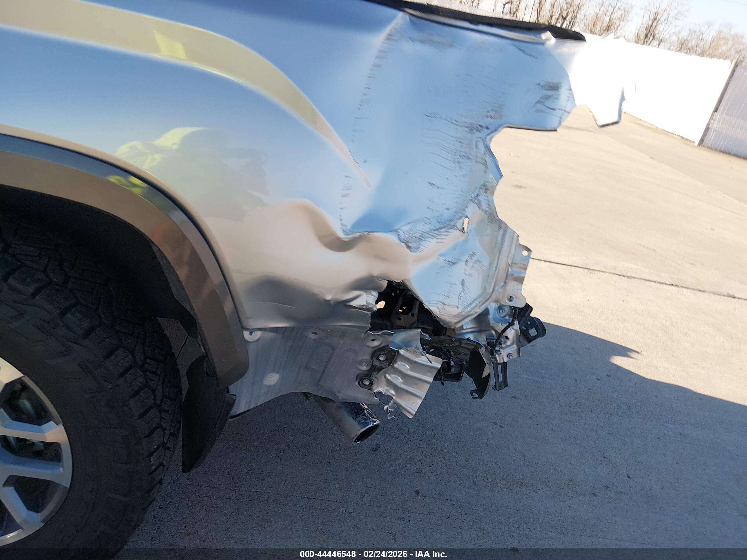TOYOTA TUNDRA image 6