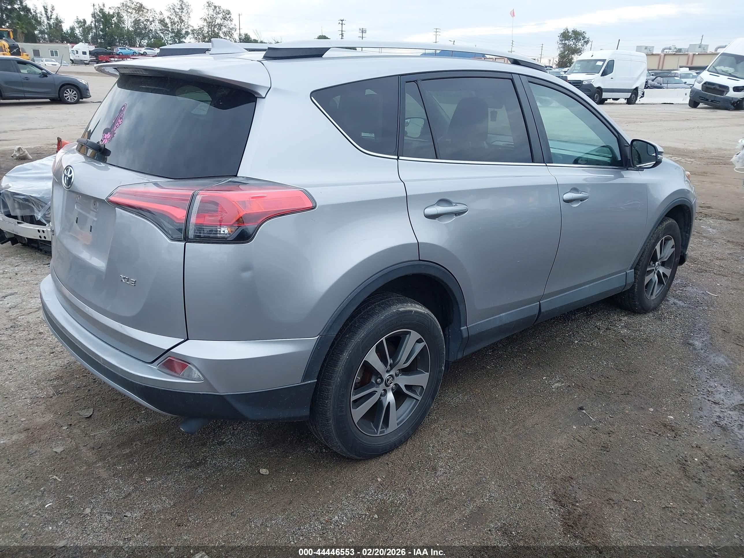 TOYOTA RAV4 image 4