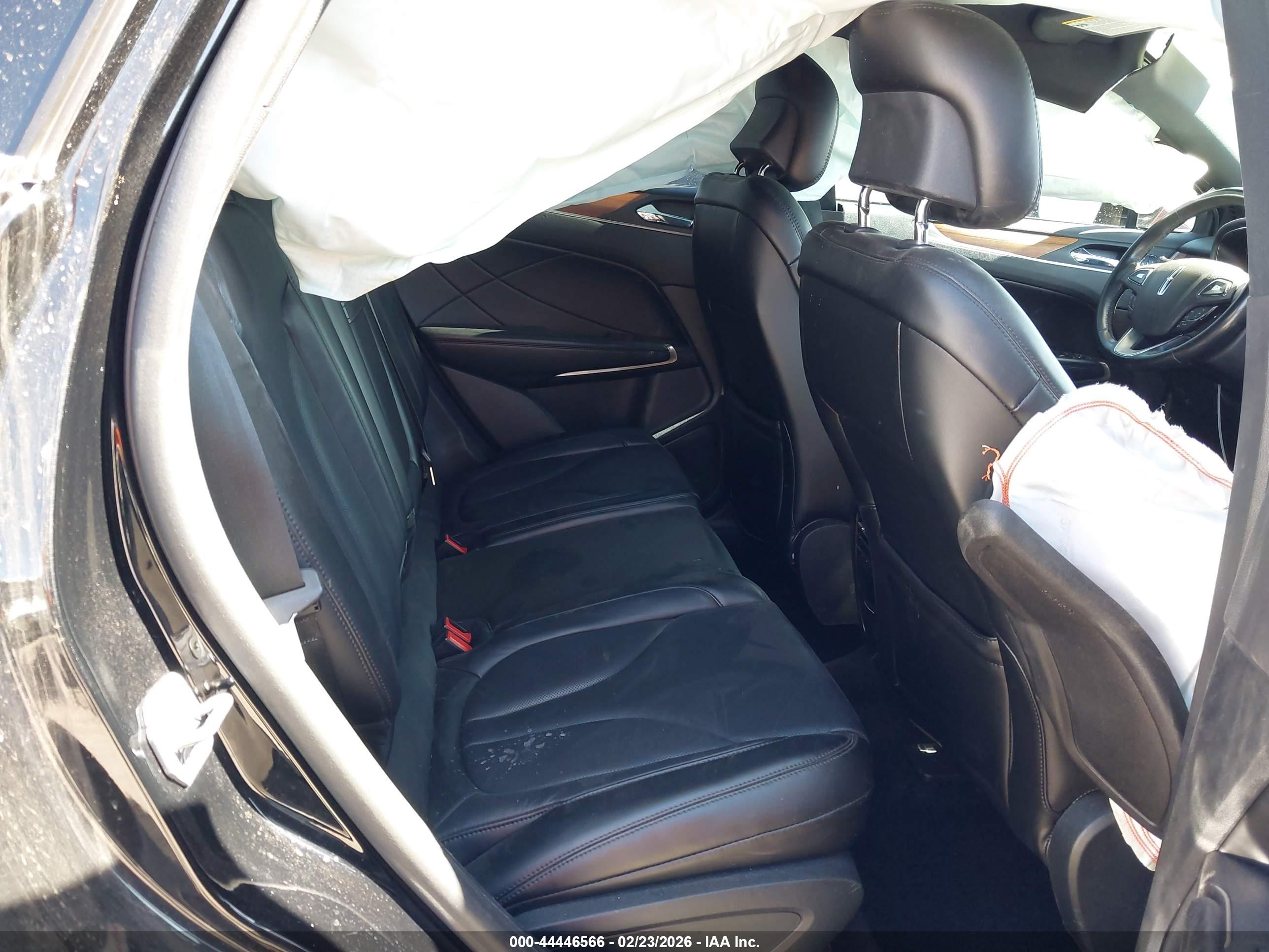 LINCOLN MKC image 8