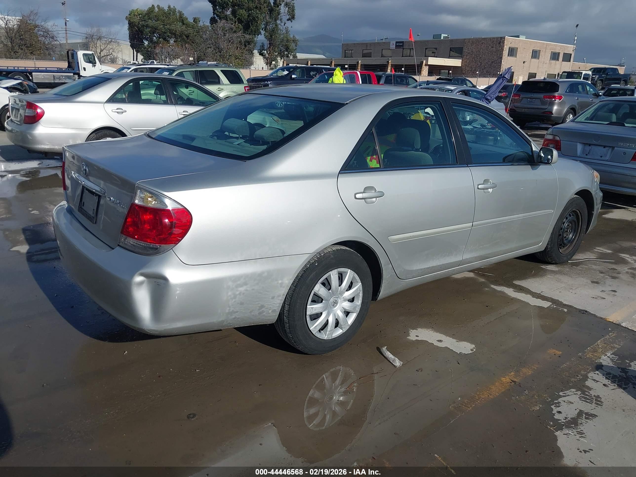 TOYOTA CAMRY image 4