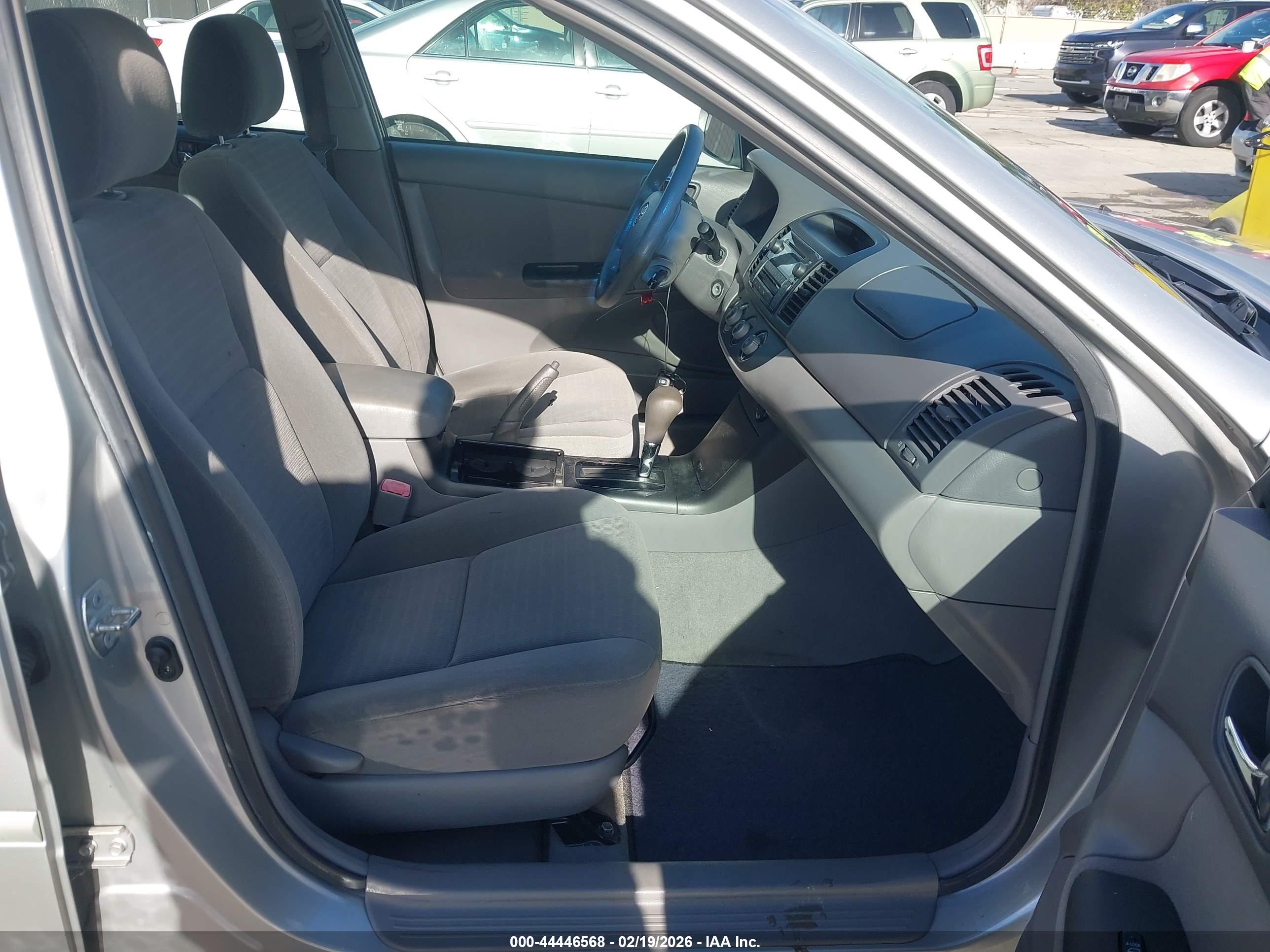 TOYOTA CAMRY image 5