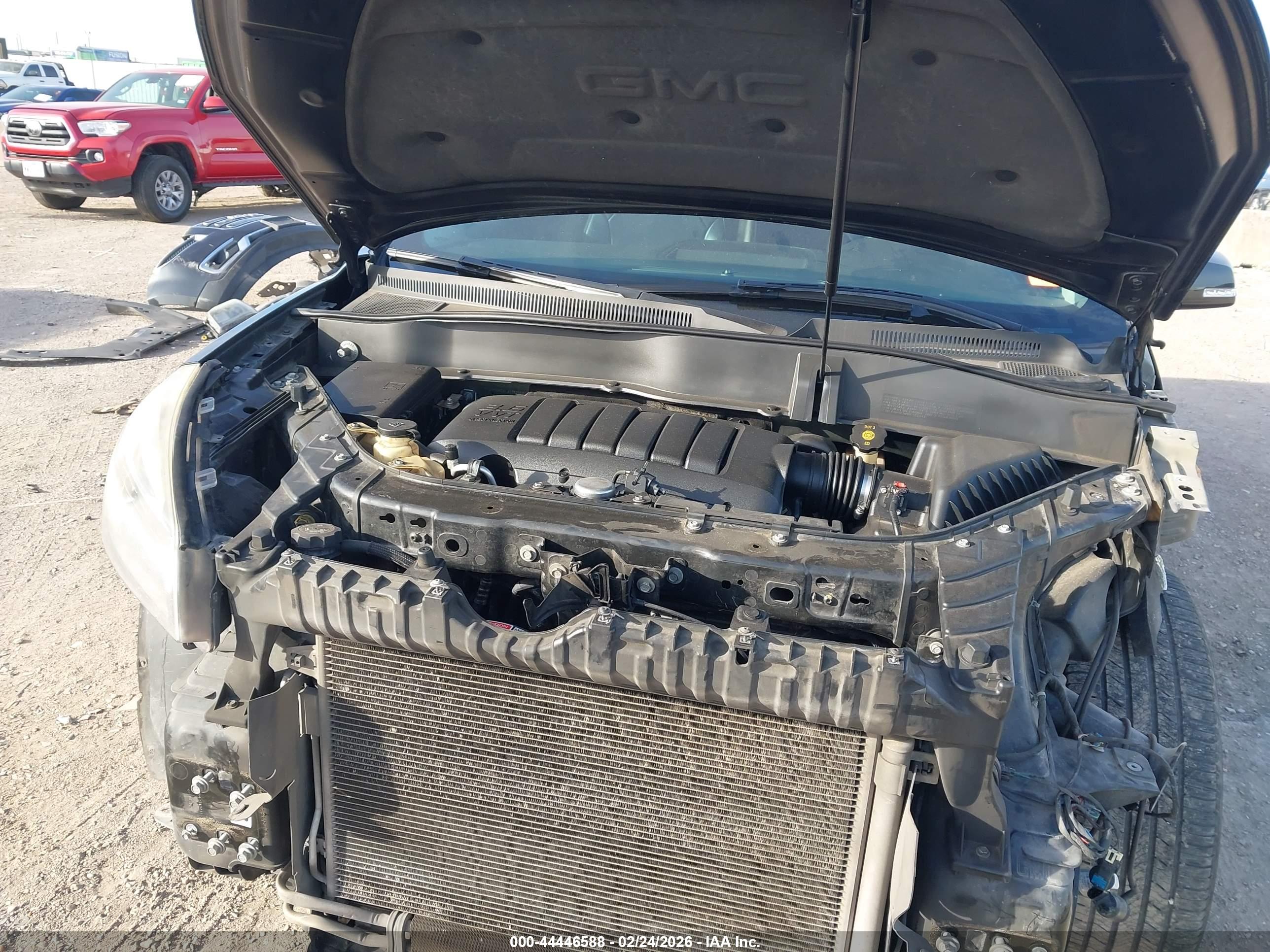 GMC ACADIA image 10