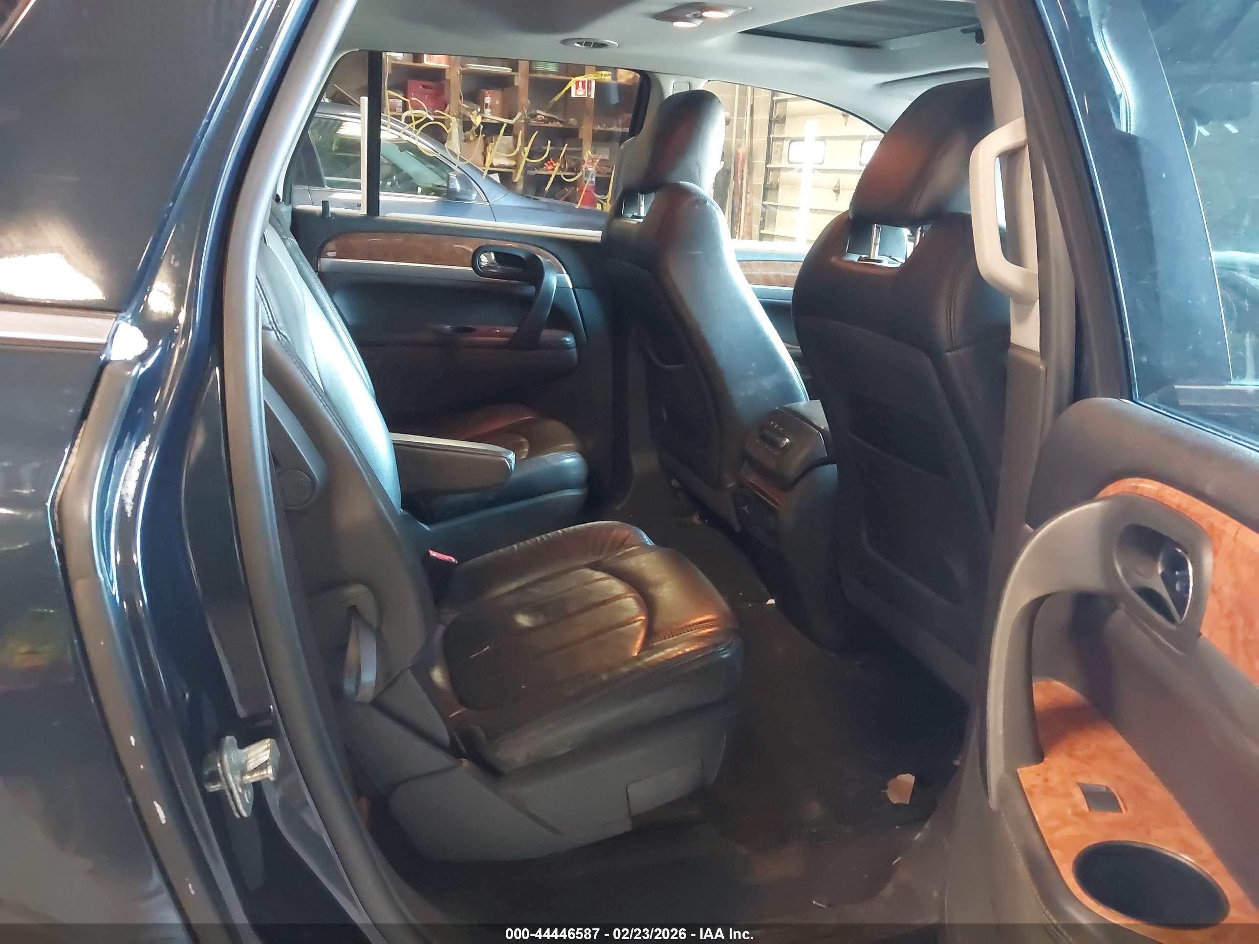 BUICK ENCLAVE image 8