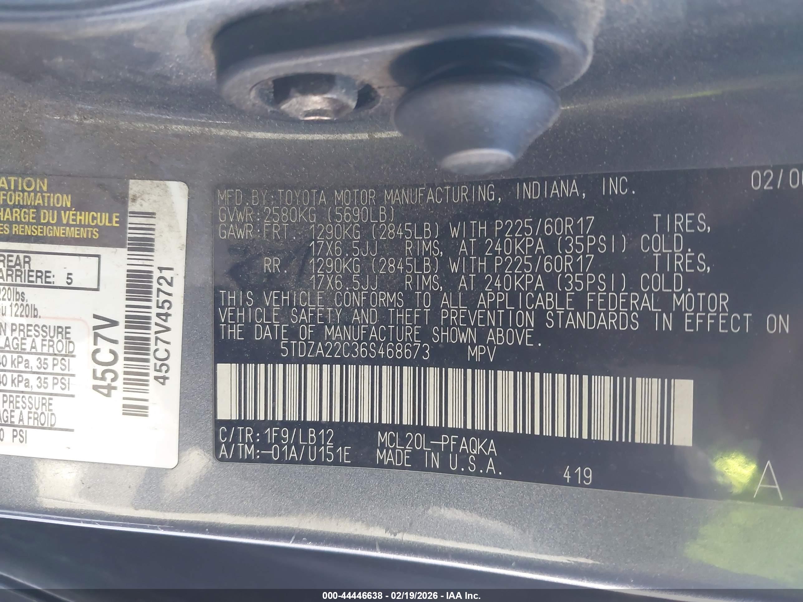 TOYOTA SIENNA image 9