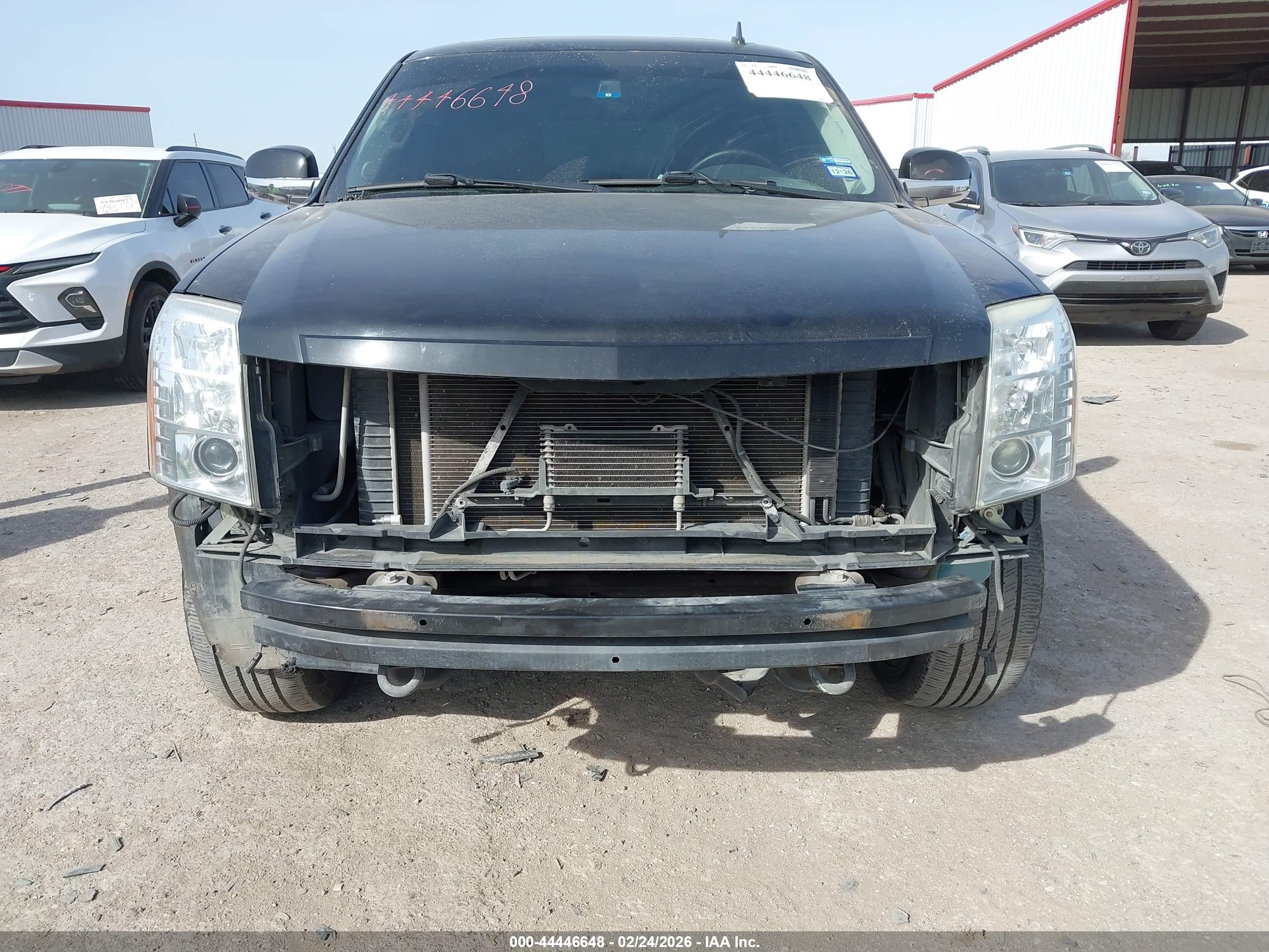 CADILLAC ESCALADE image 6