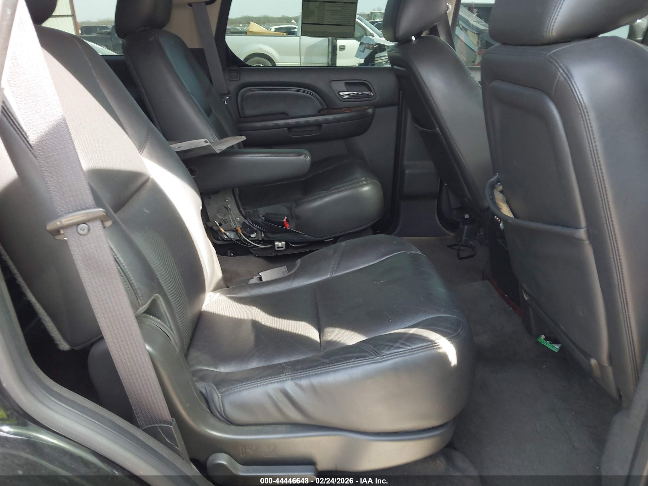 CADILLAC ESCALADE image 8