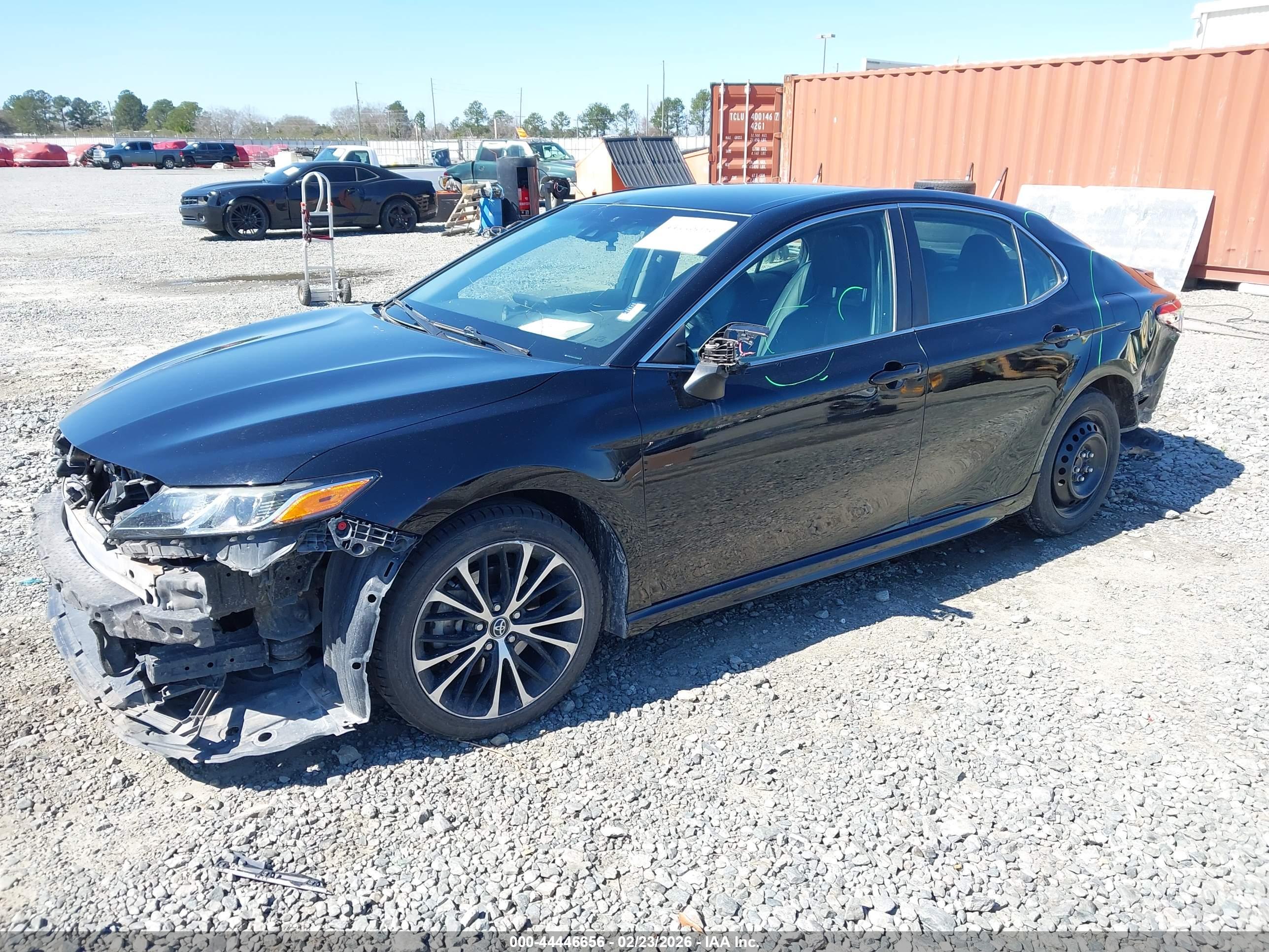 TOYOTA CAMRY image 2