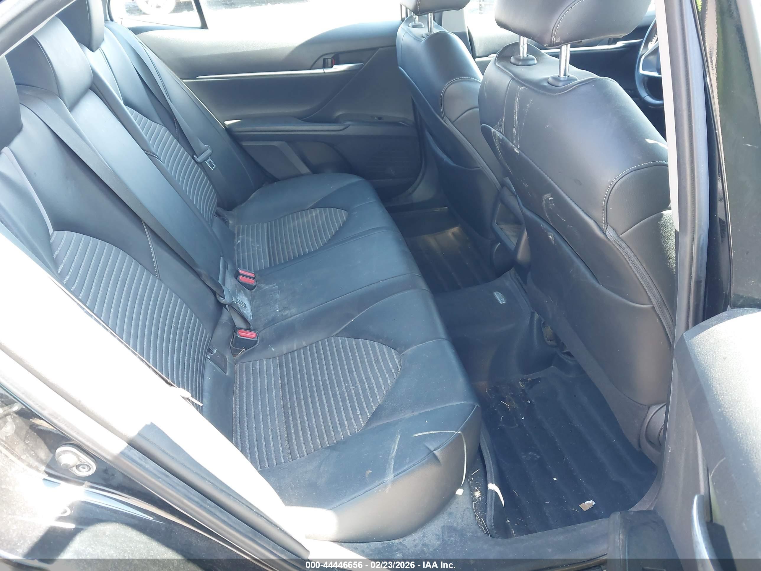 TOYOTA CAMRY image 8