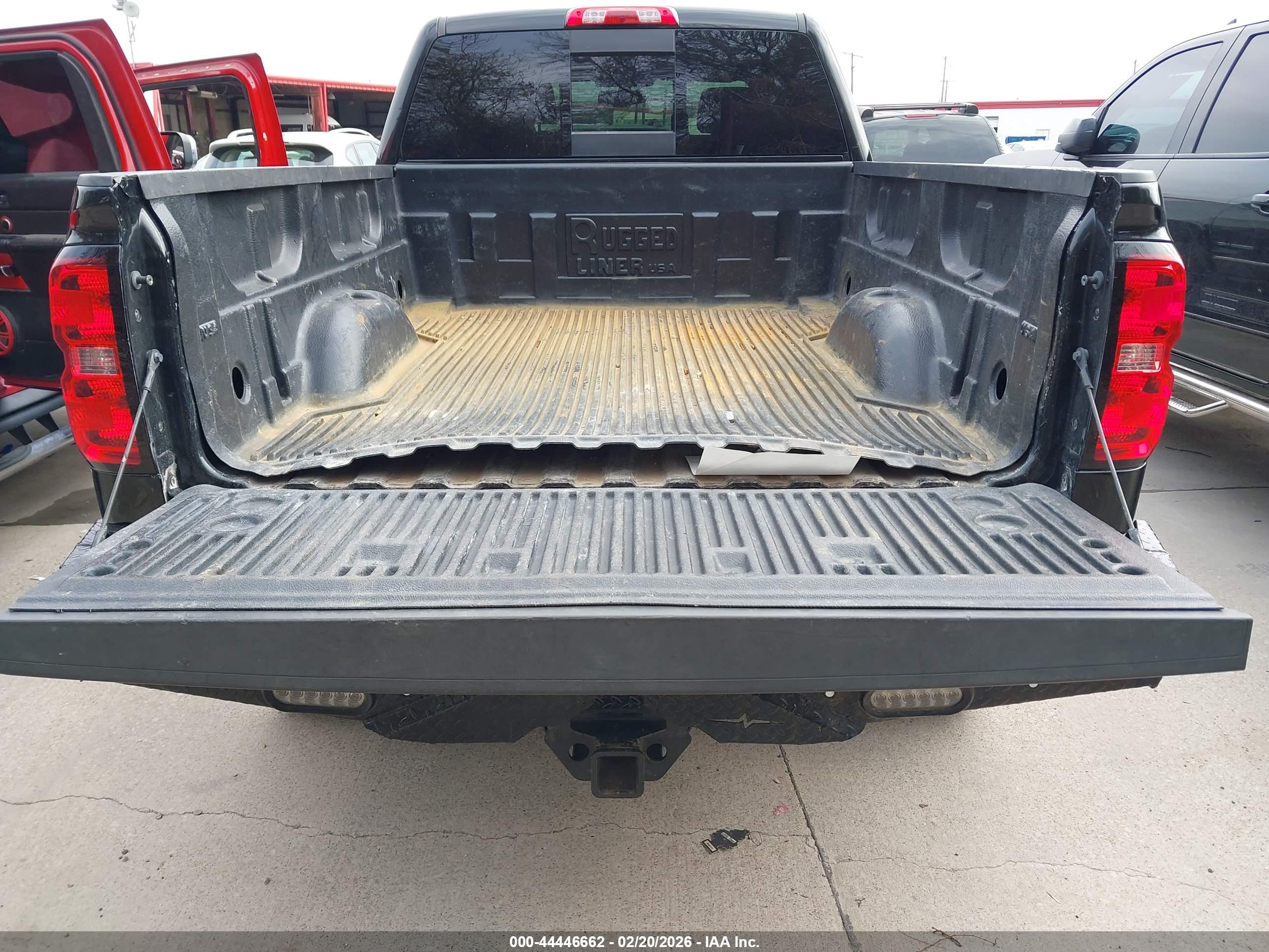 CHEVROLET SILVERADO image 7