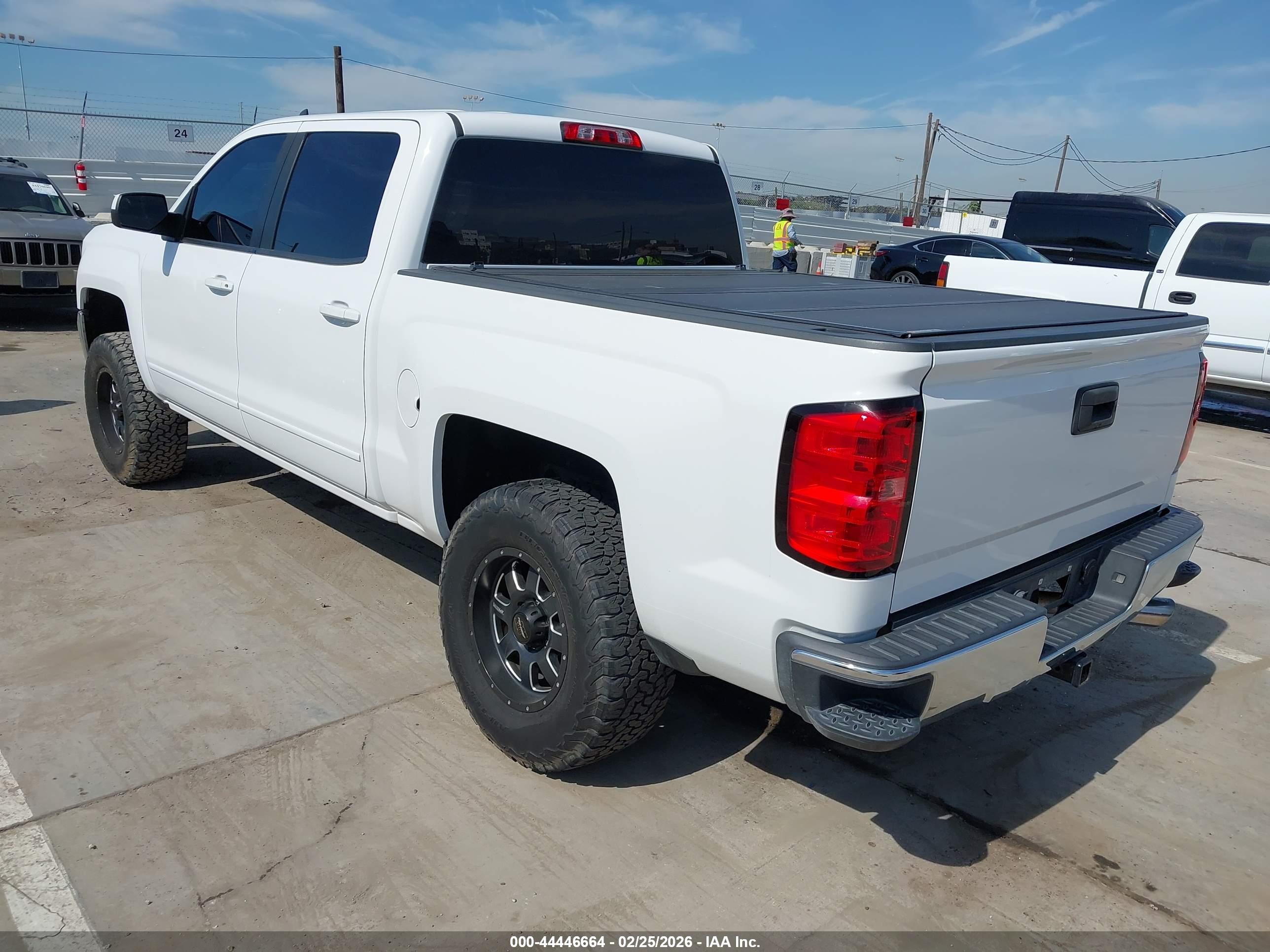 CHEVROLET SILVERADO image 3